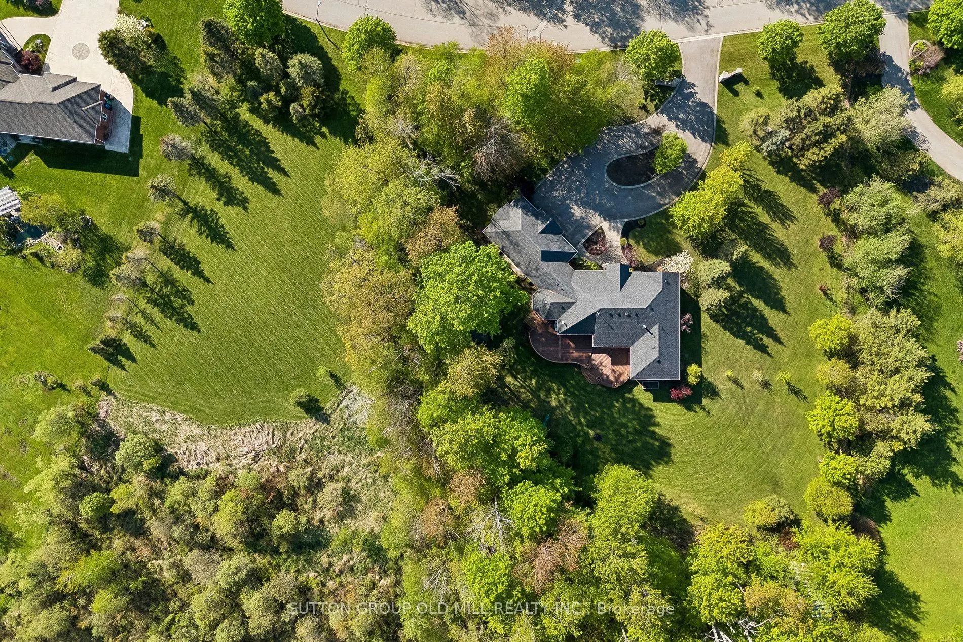7 Rolling Meadow Drive
