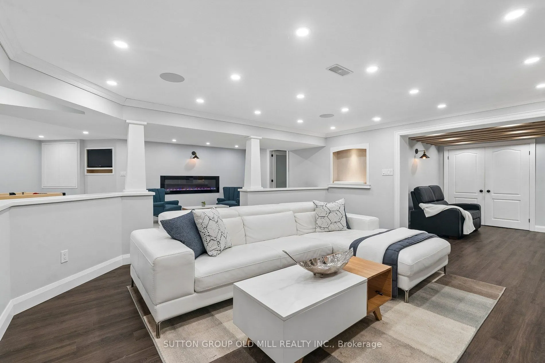 7 Rolling Meadow Drive