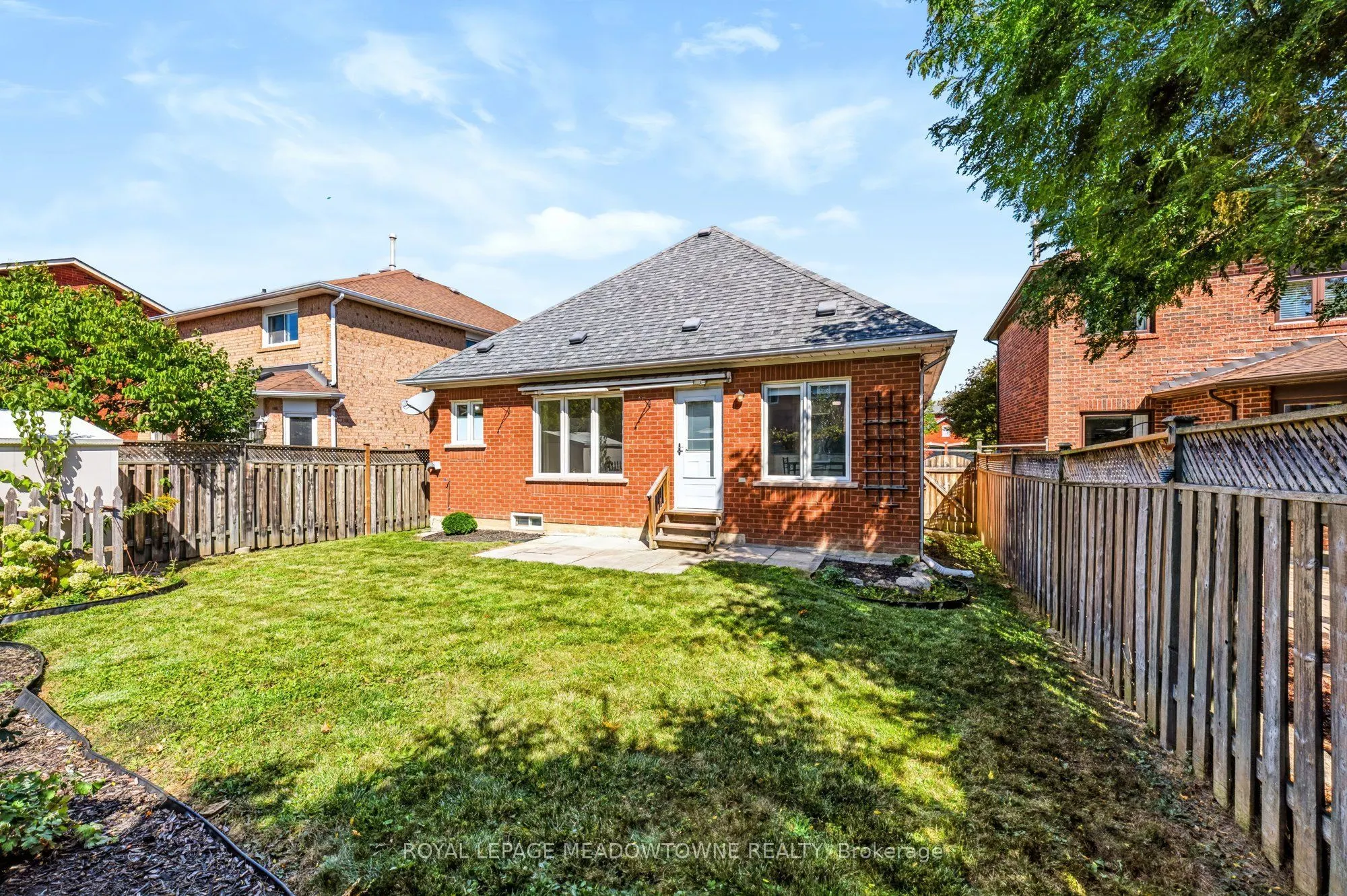16 Harrop Avenue