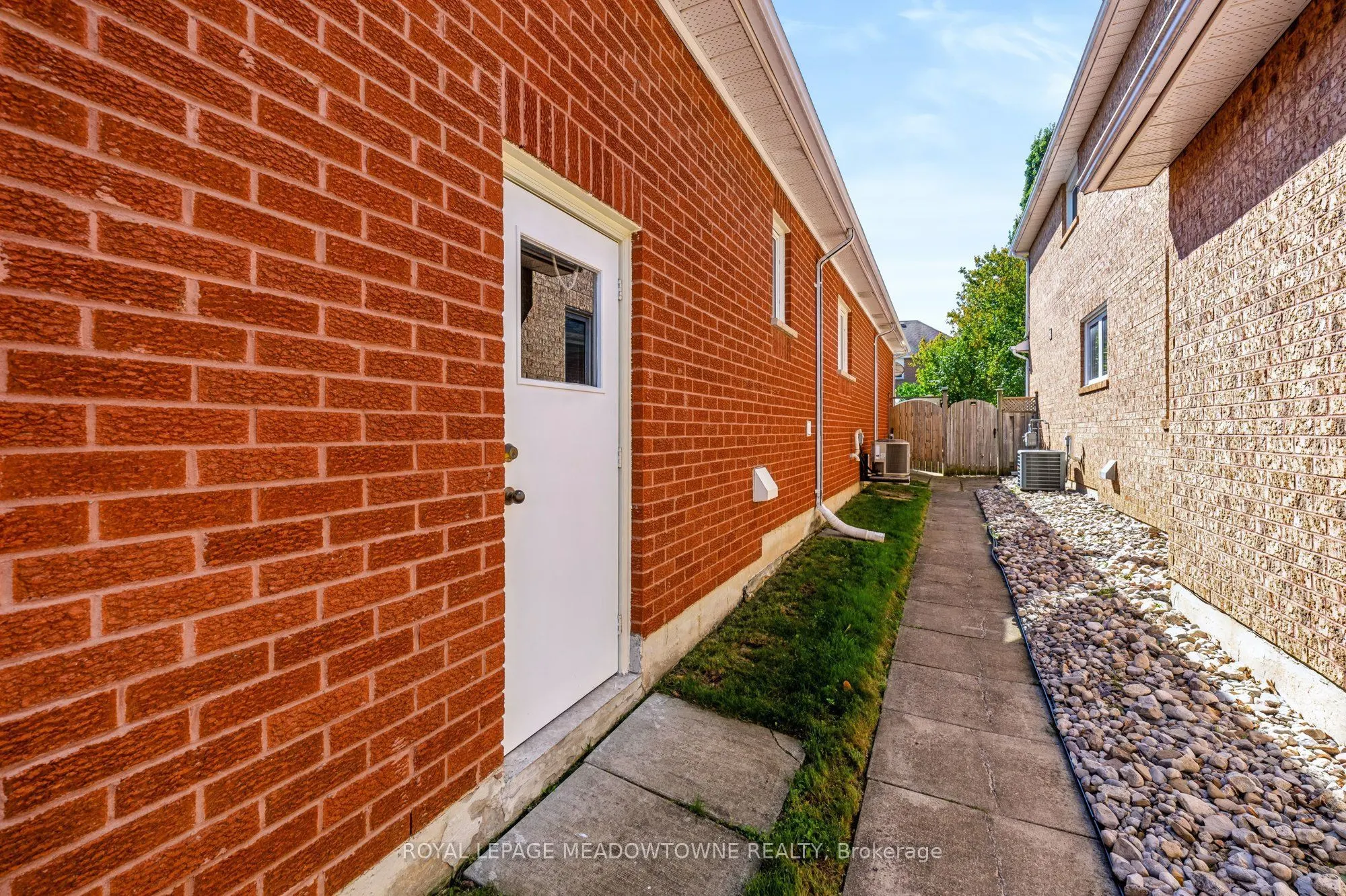 16 Harrop Avenue
