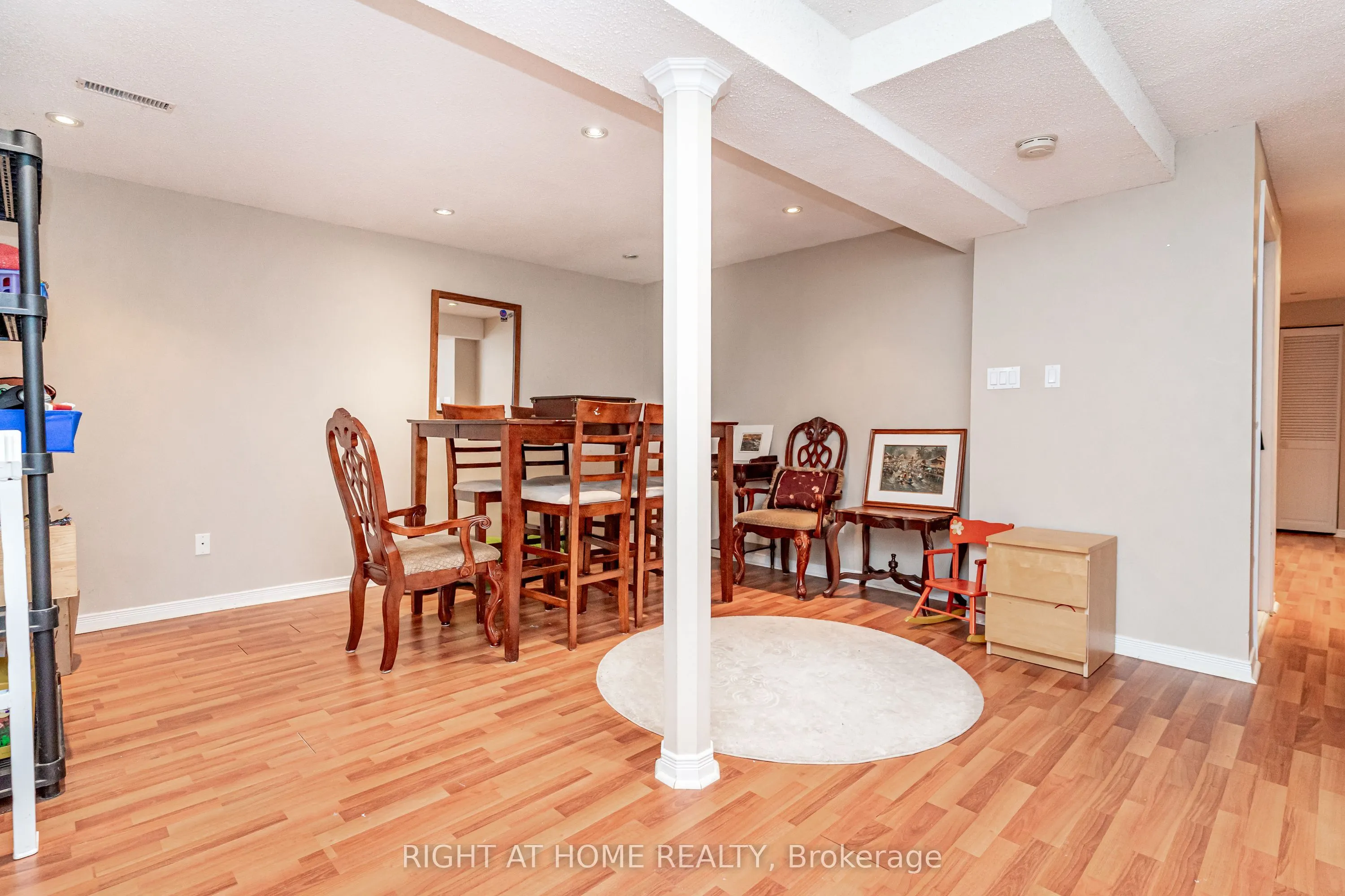 2272 Mowat Avenue #9