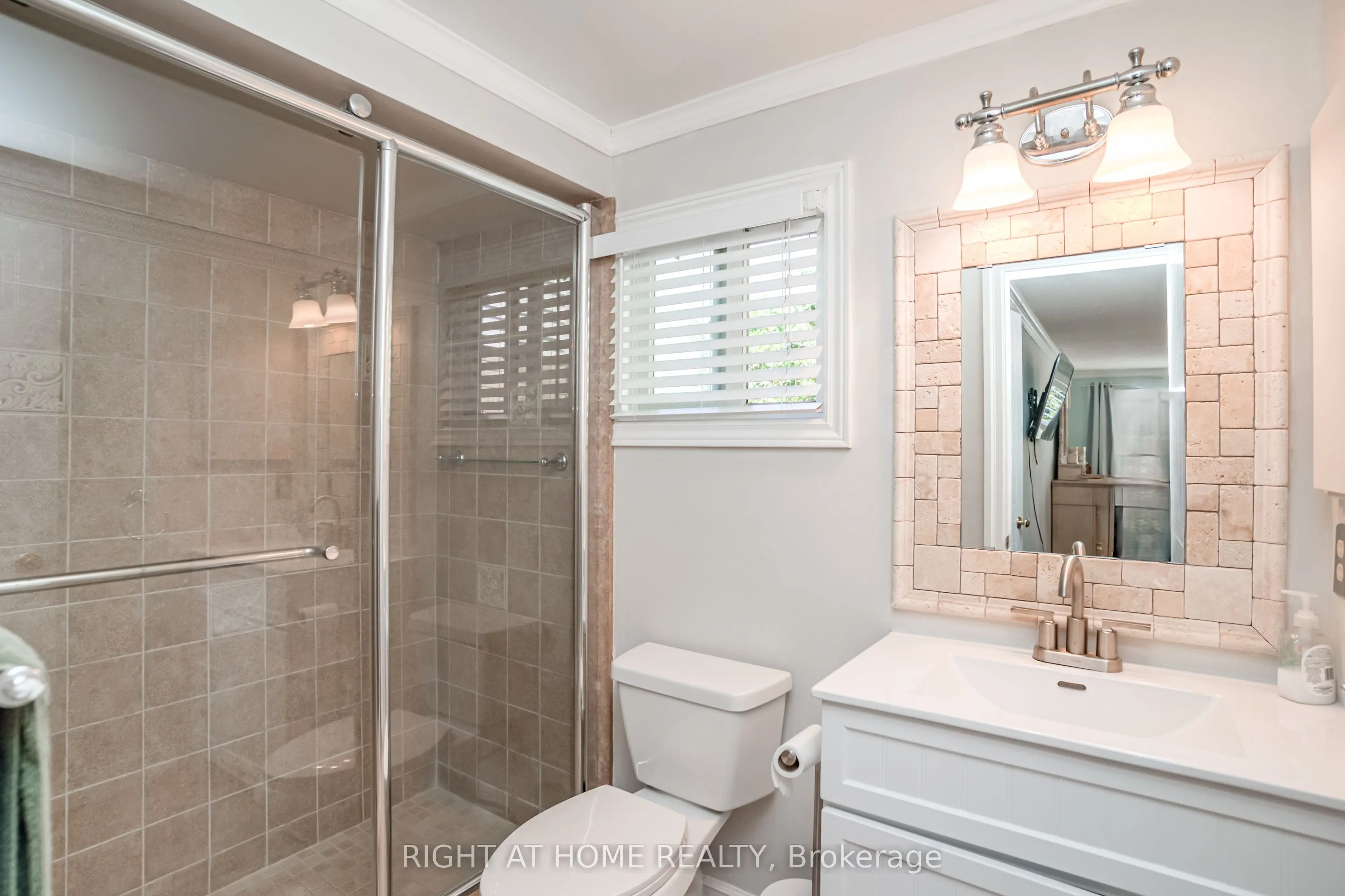 2272 Mowat Avenue #9