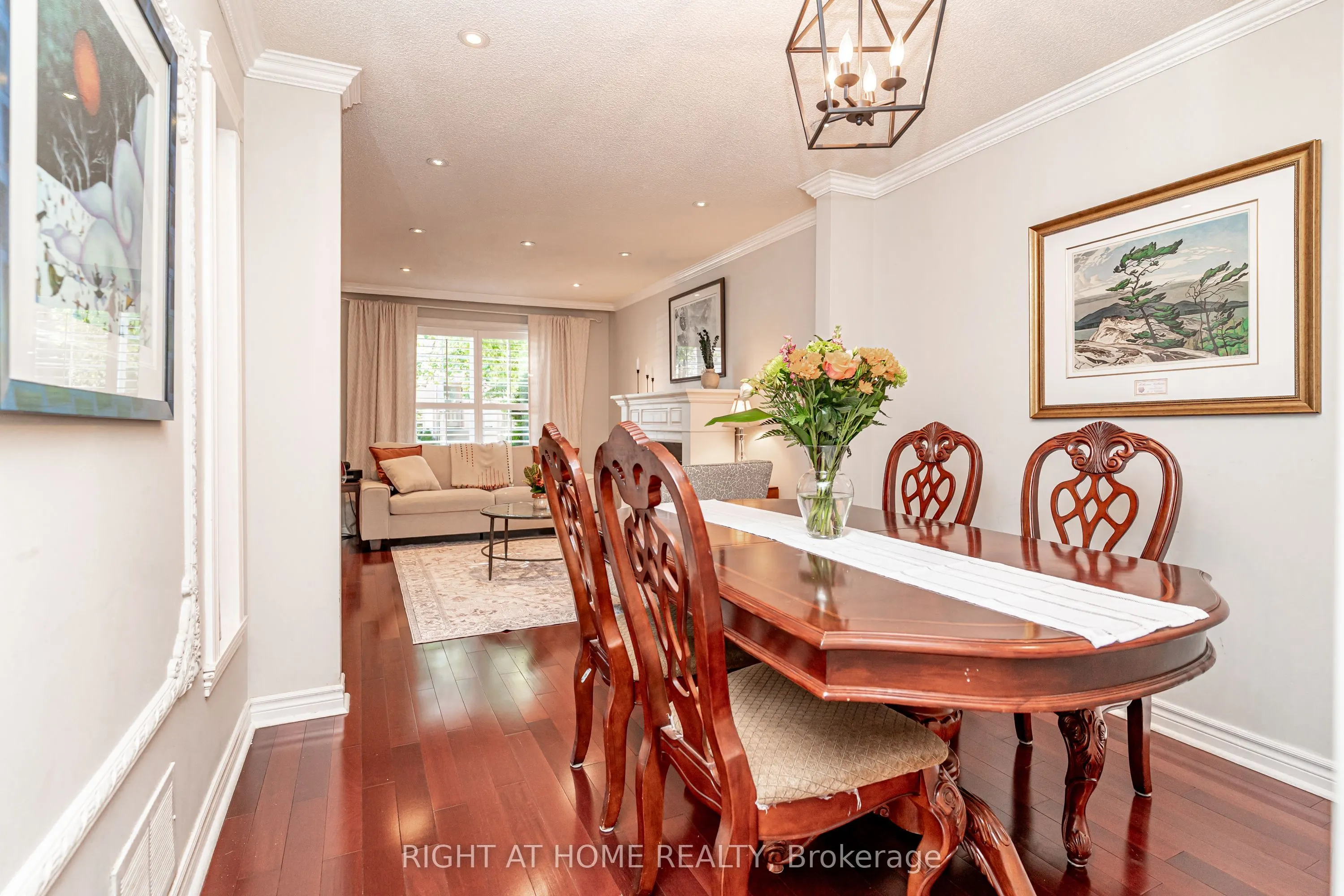 2272 Mowat Avenue #9