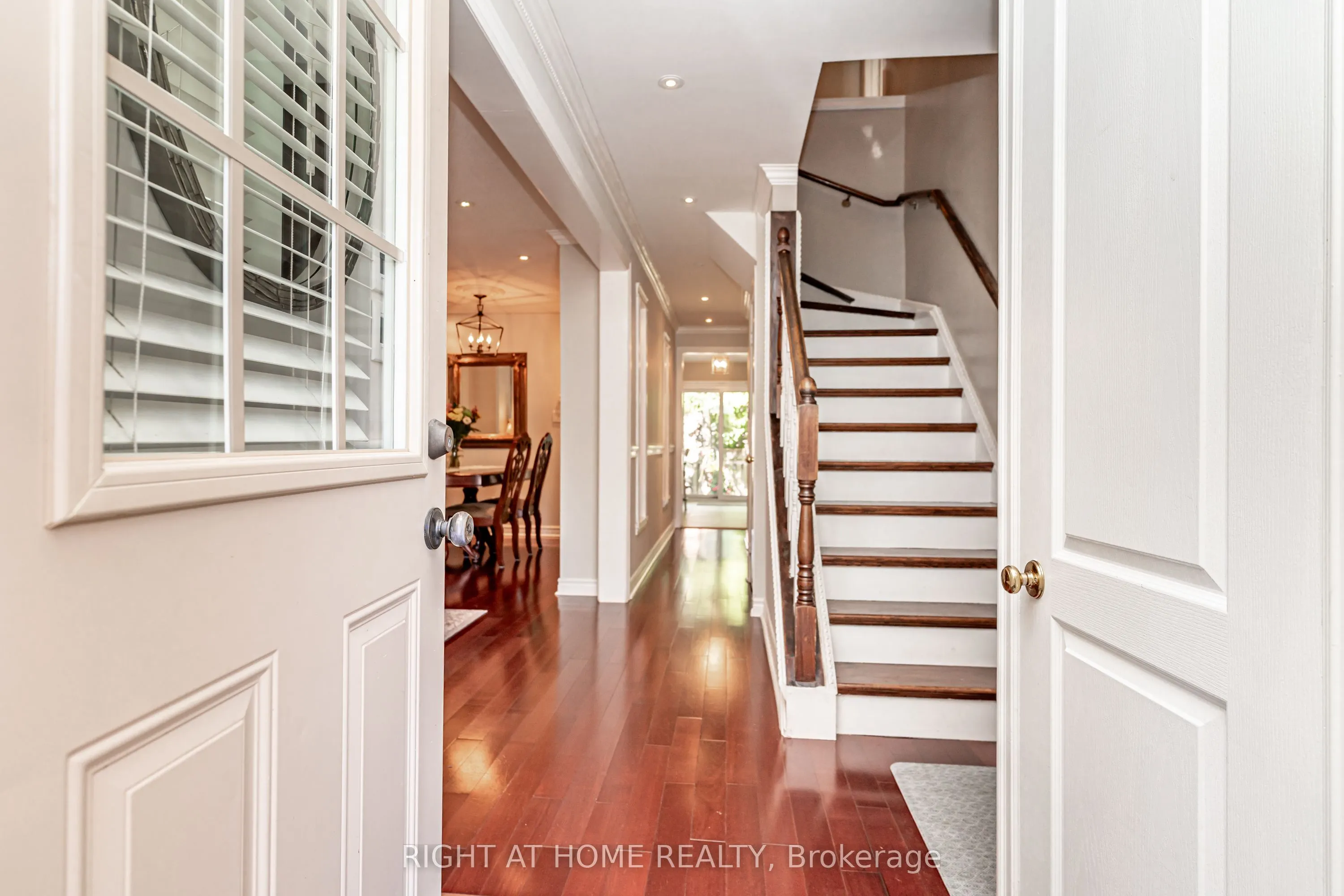 2272 Mowat Avenue #9