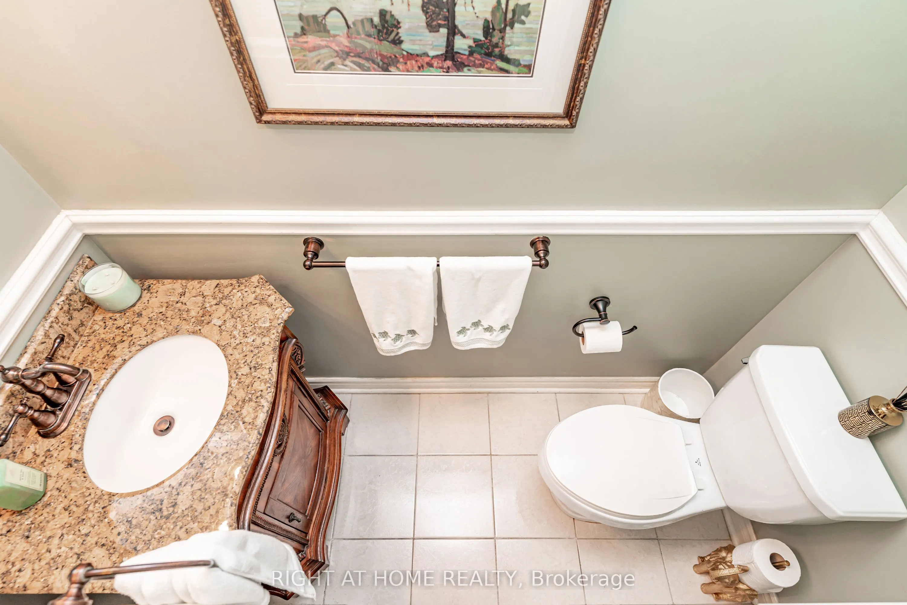 2272 Mowat Avenue #9