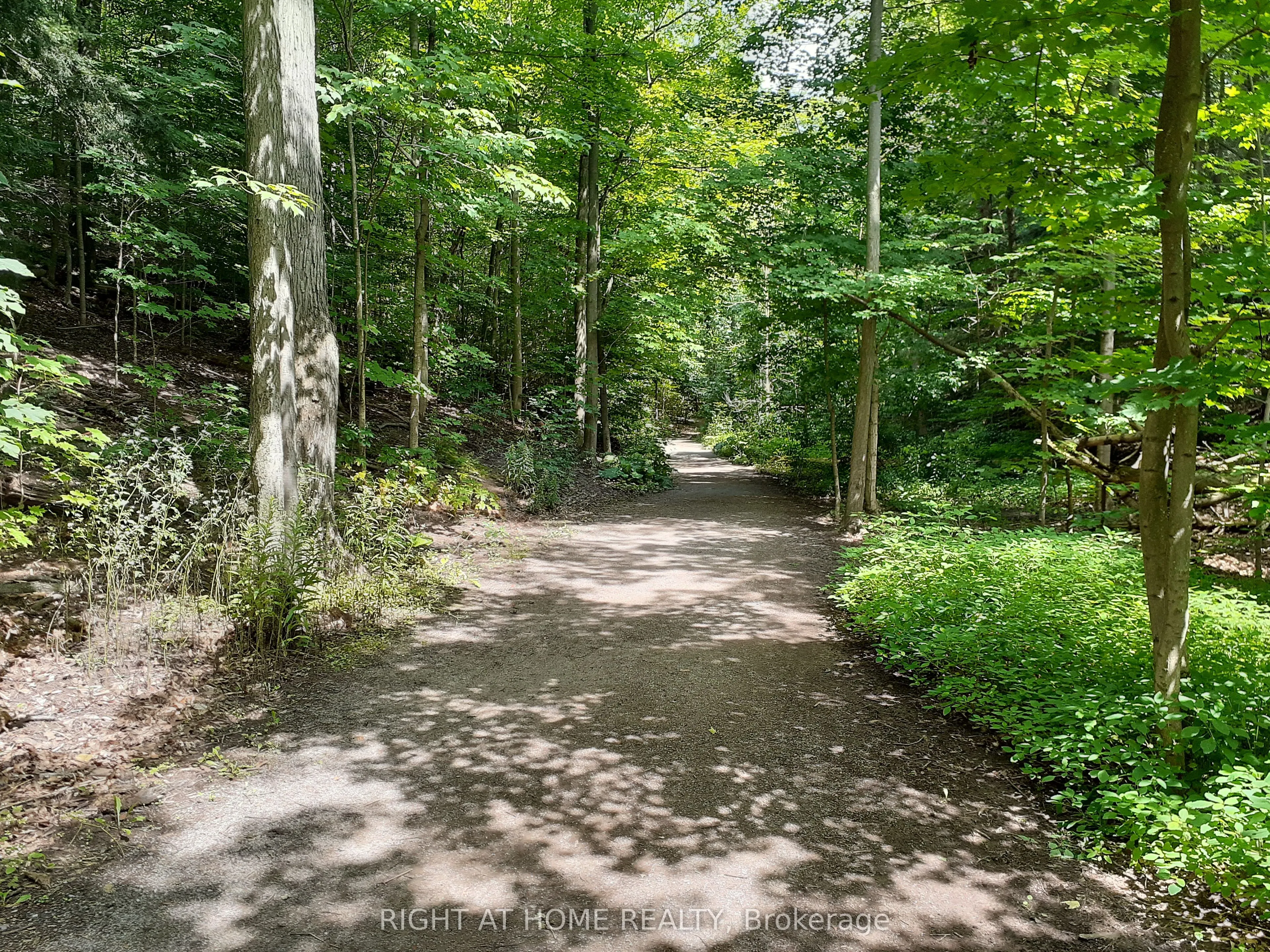 2272 Mowat Avenue #9