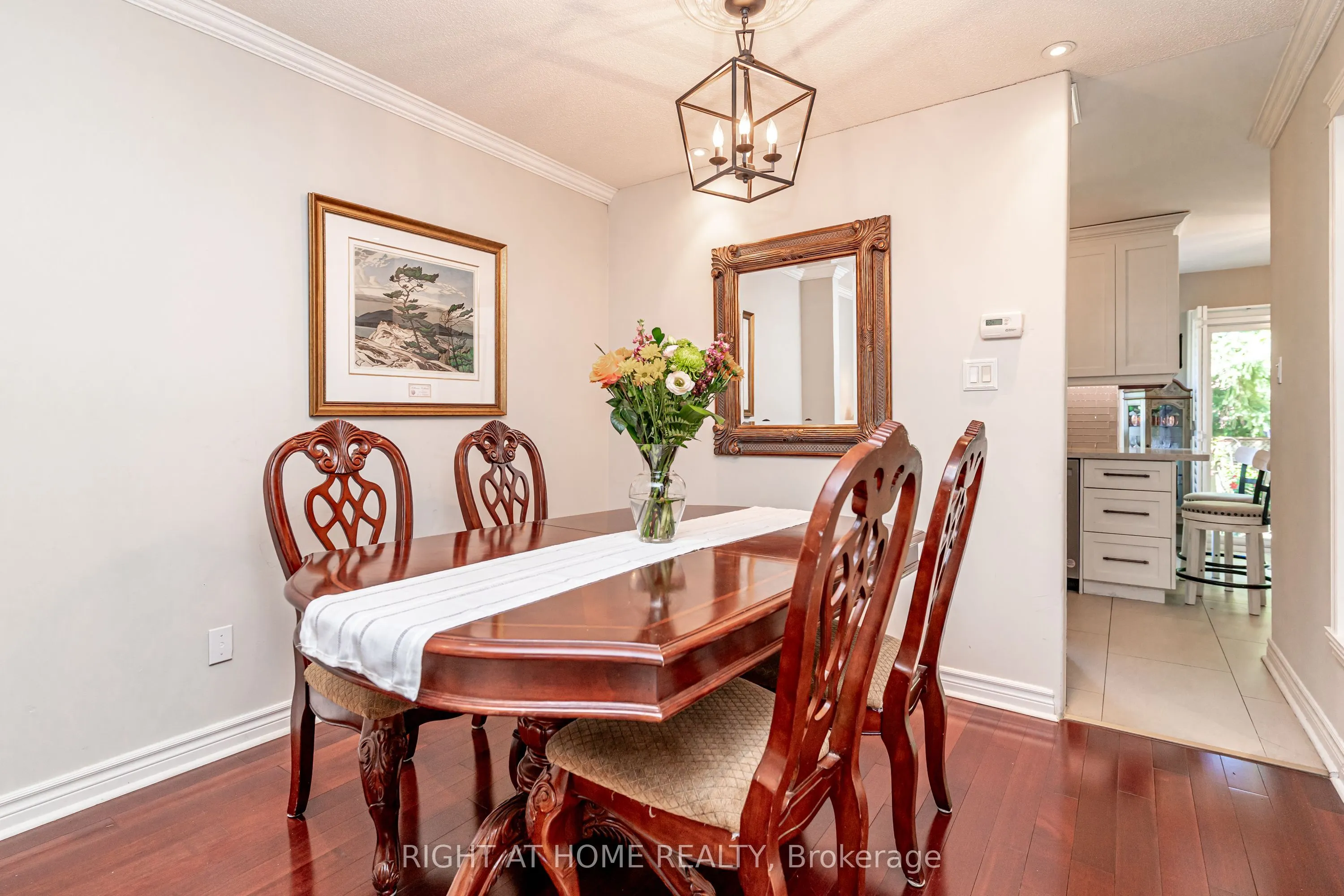 2272 Mowat Avenue #9