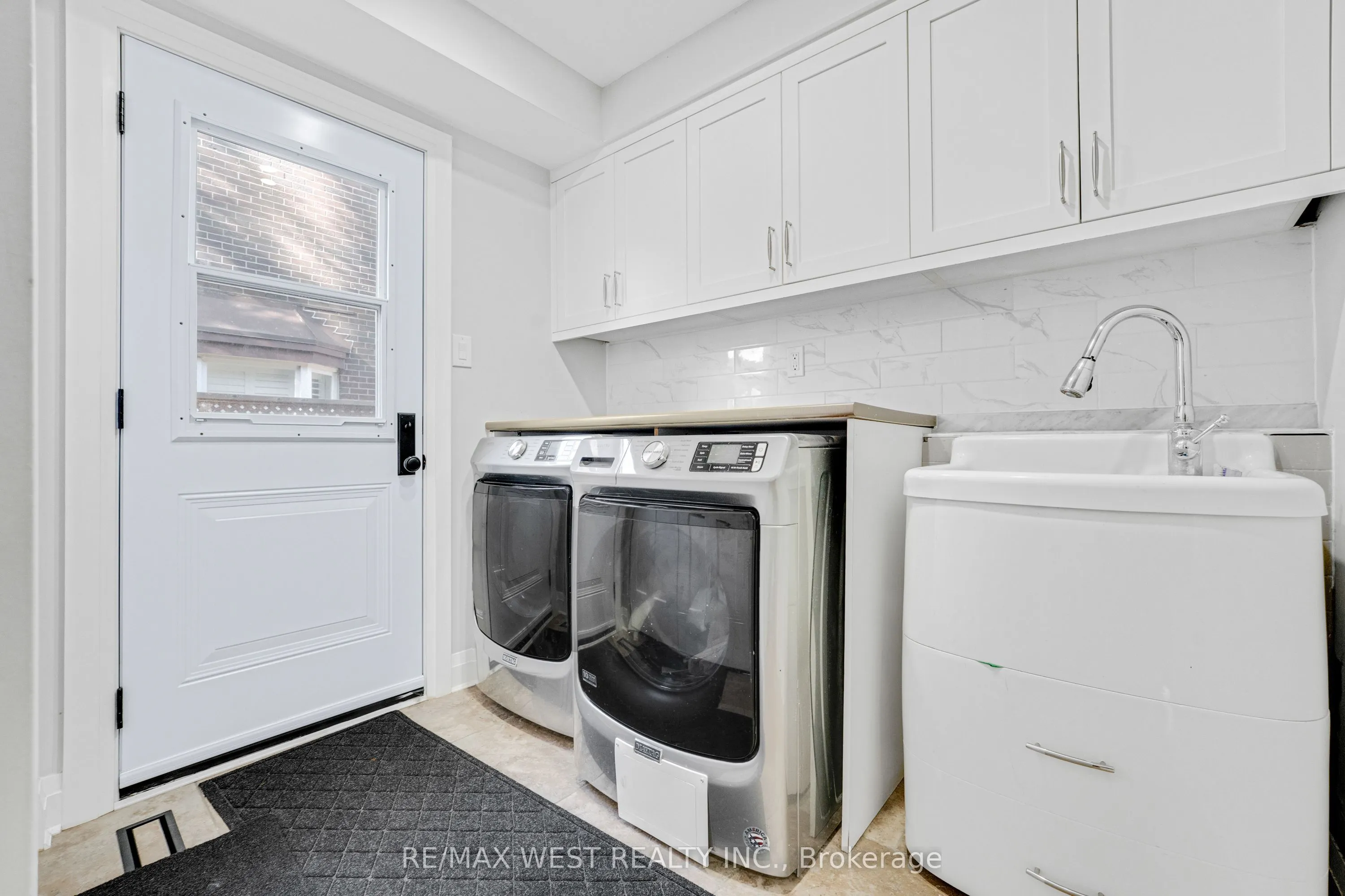 1136 Goodson Crescent