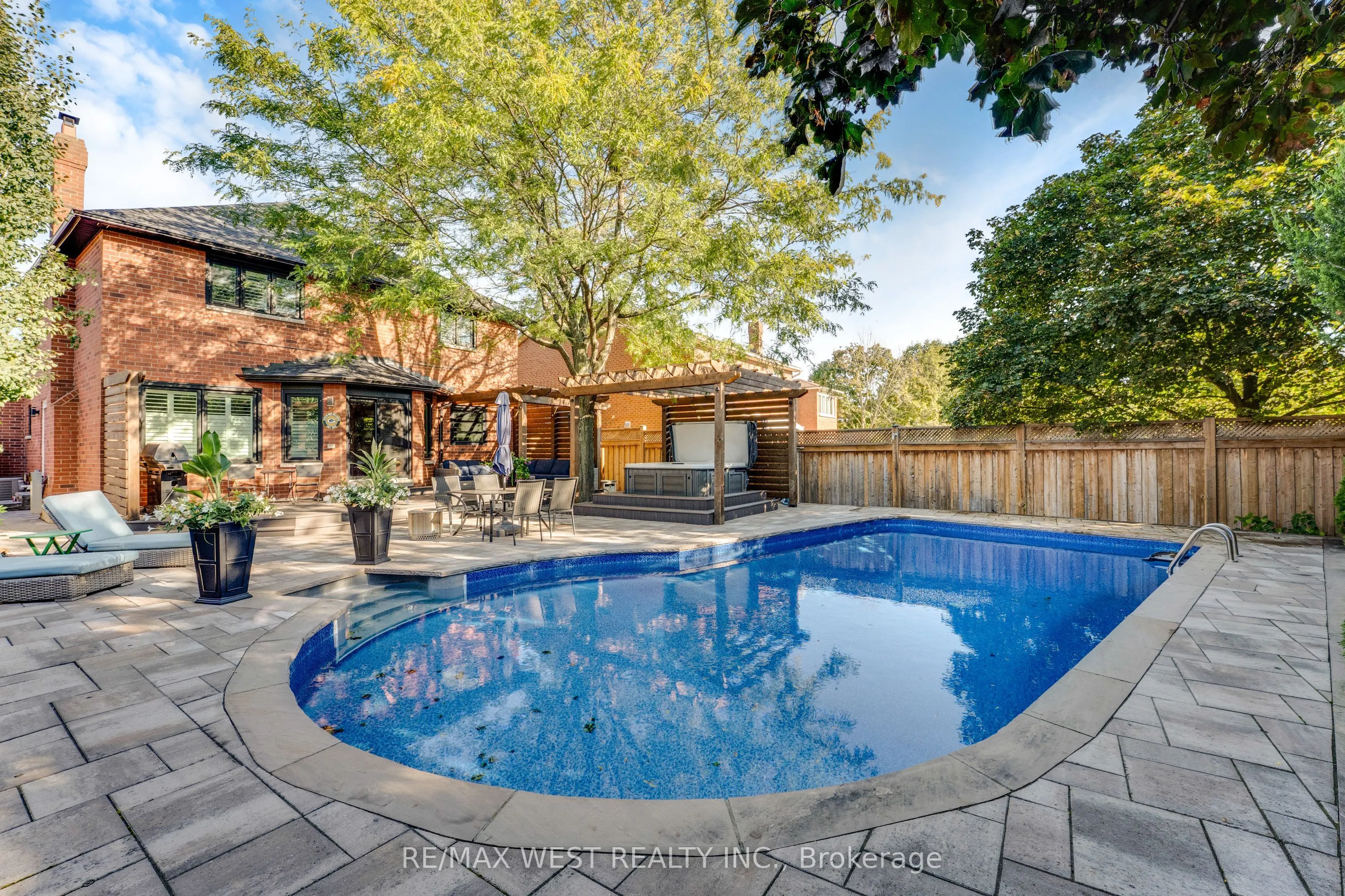 1136 Goodson Crescent
