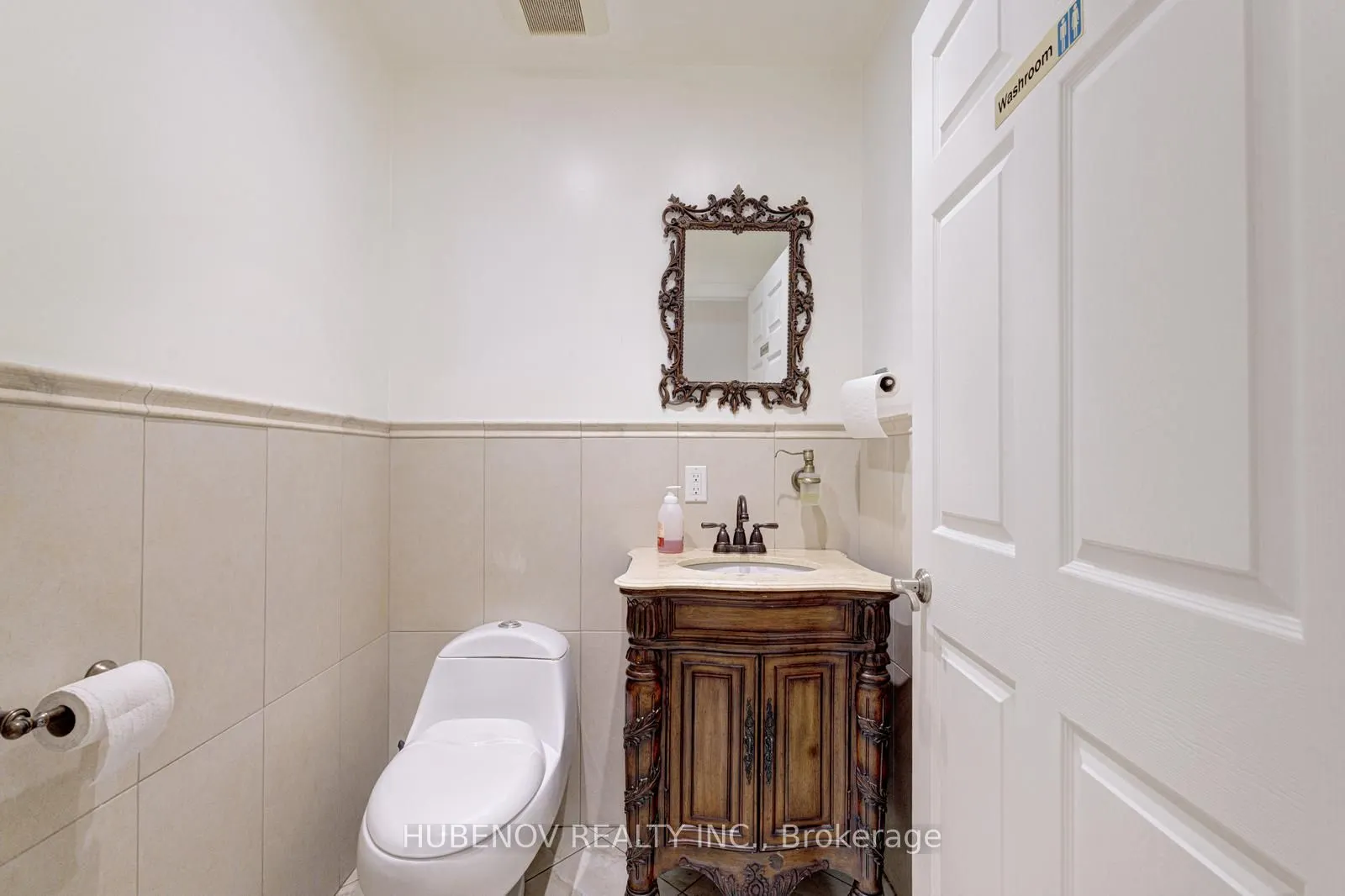 1261 St.Clair Avenue W