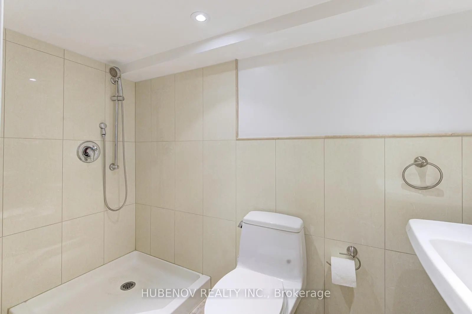 1261 St.Clair Avenue W
