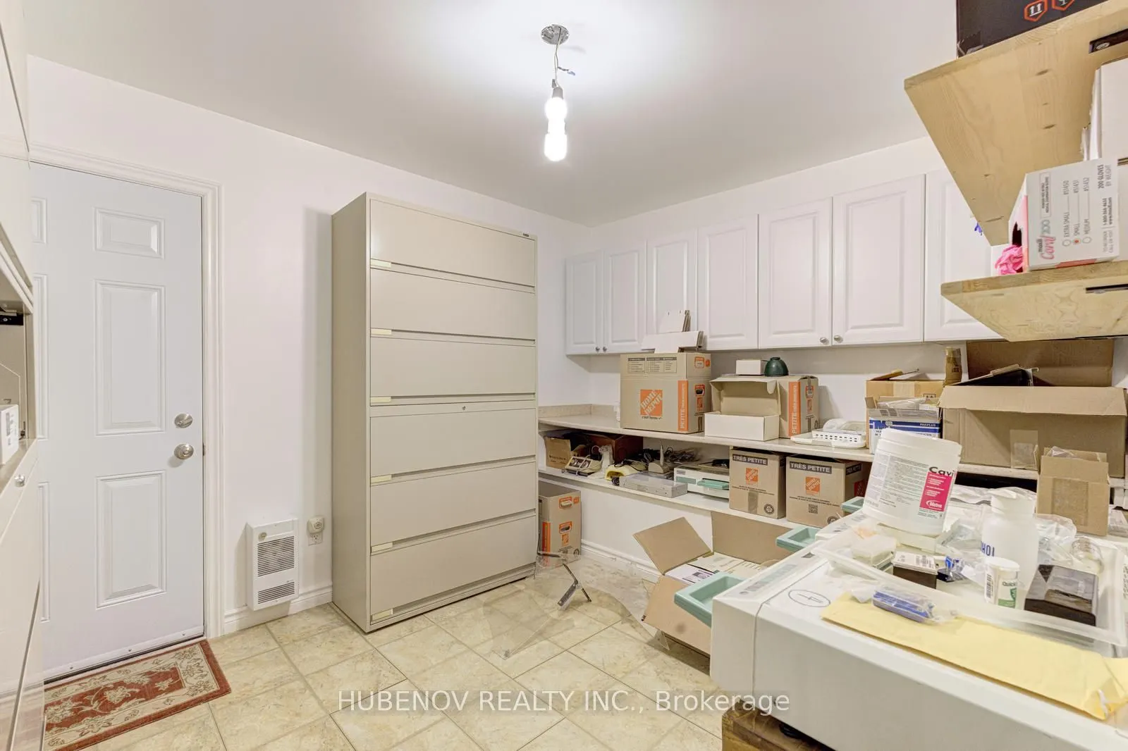 1261 St.Clair Avenue W