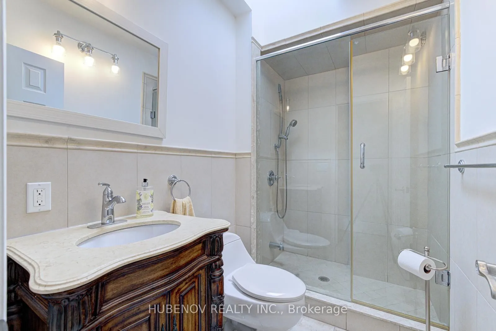 1261 St.Clair Avenue W