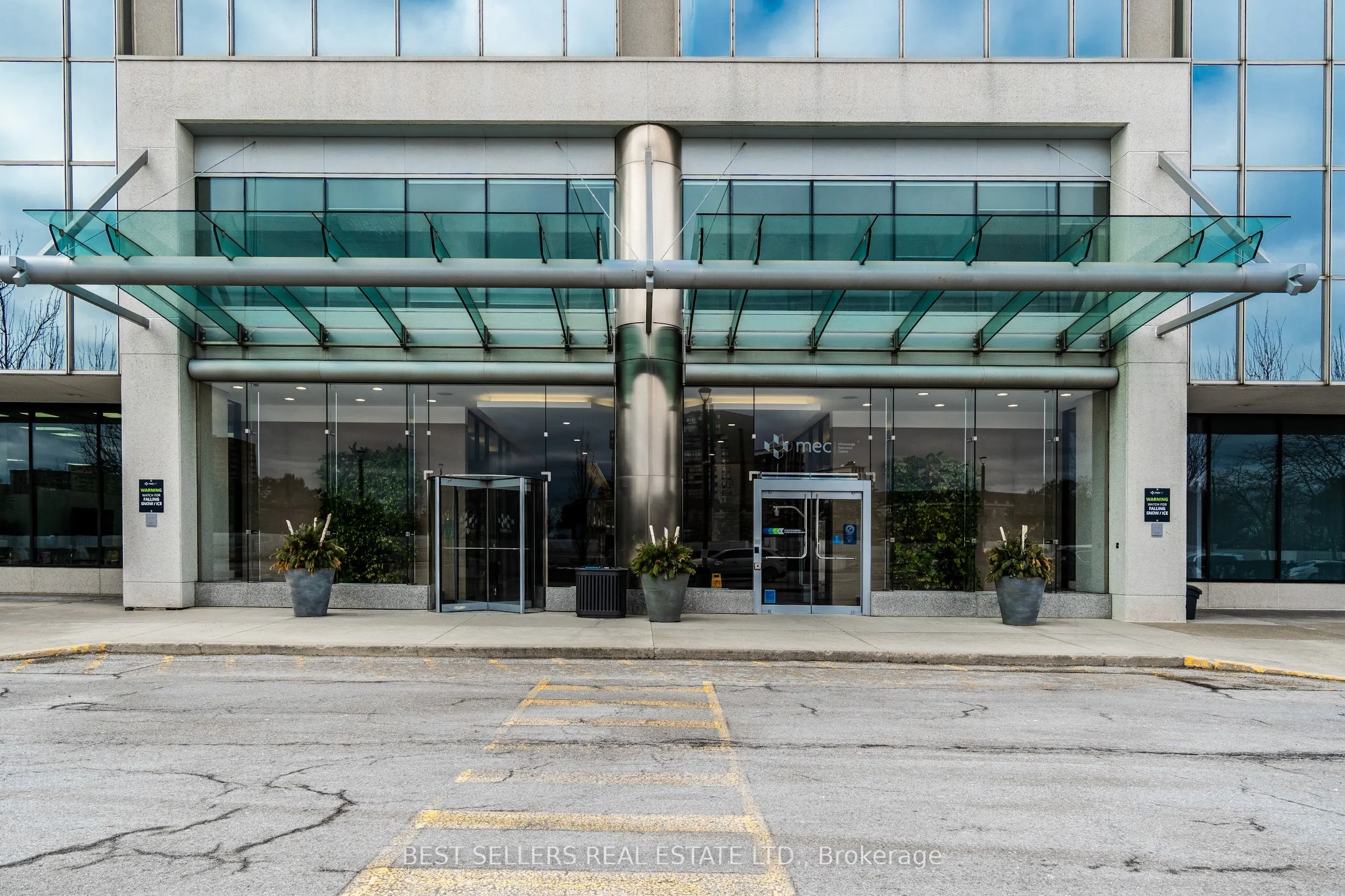 4 Robert Speck Parkway #150