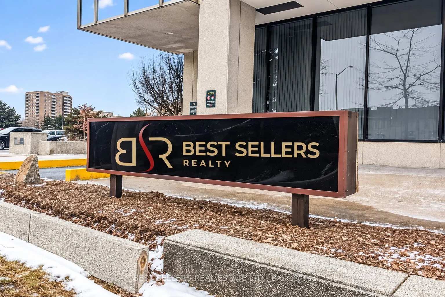 4 Robert Speck Parkway #150