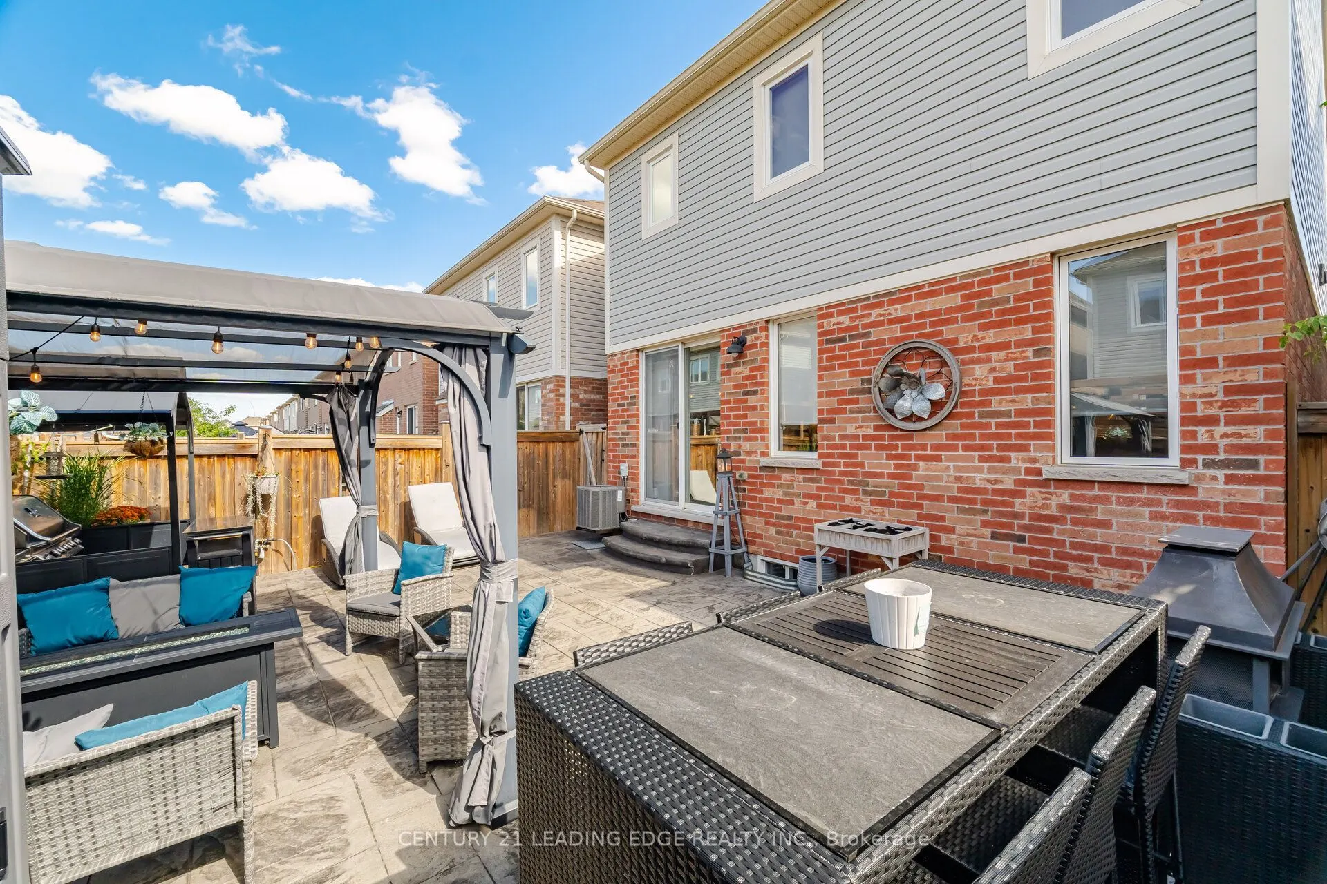 545 Gibson Crescent
