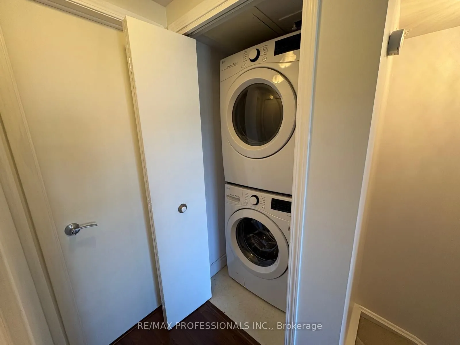 5 Richgrove Drive E #104