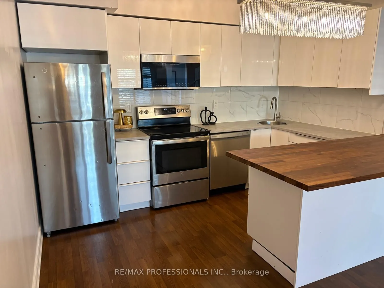 5 Richgrove Drive E #104