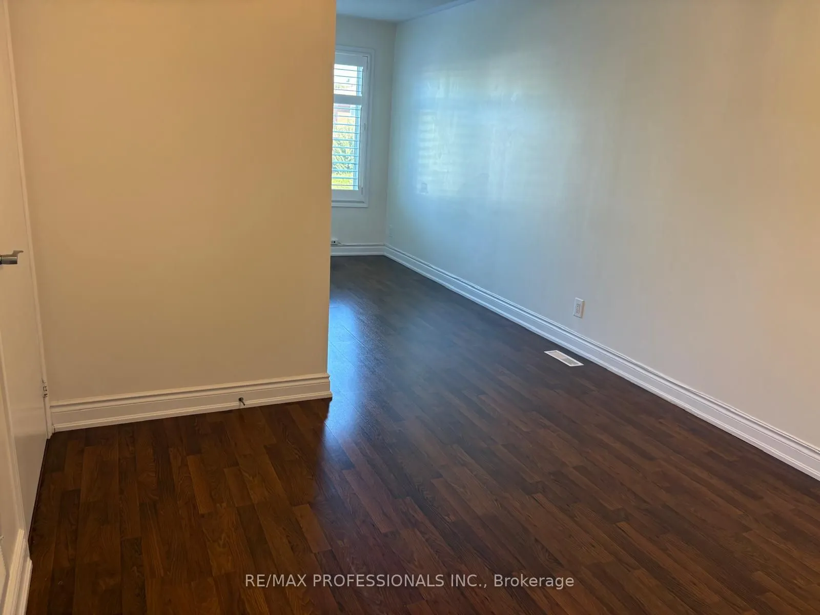 5 Richgrove Drive E #104