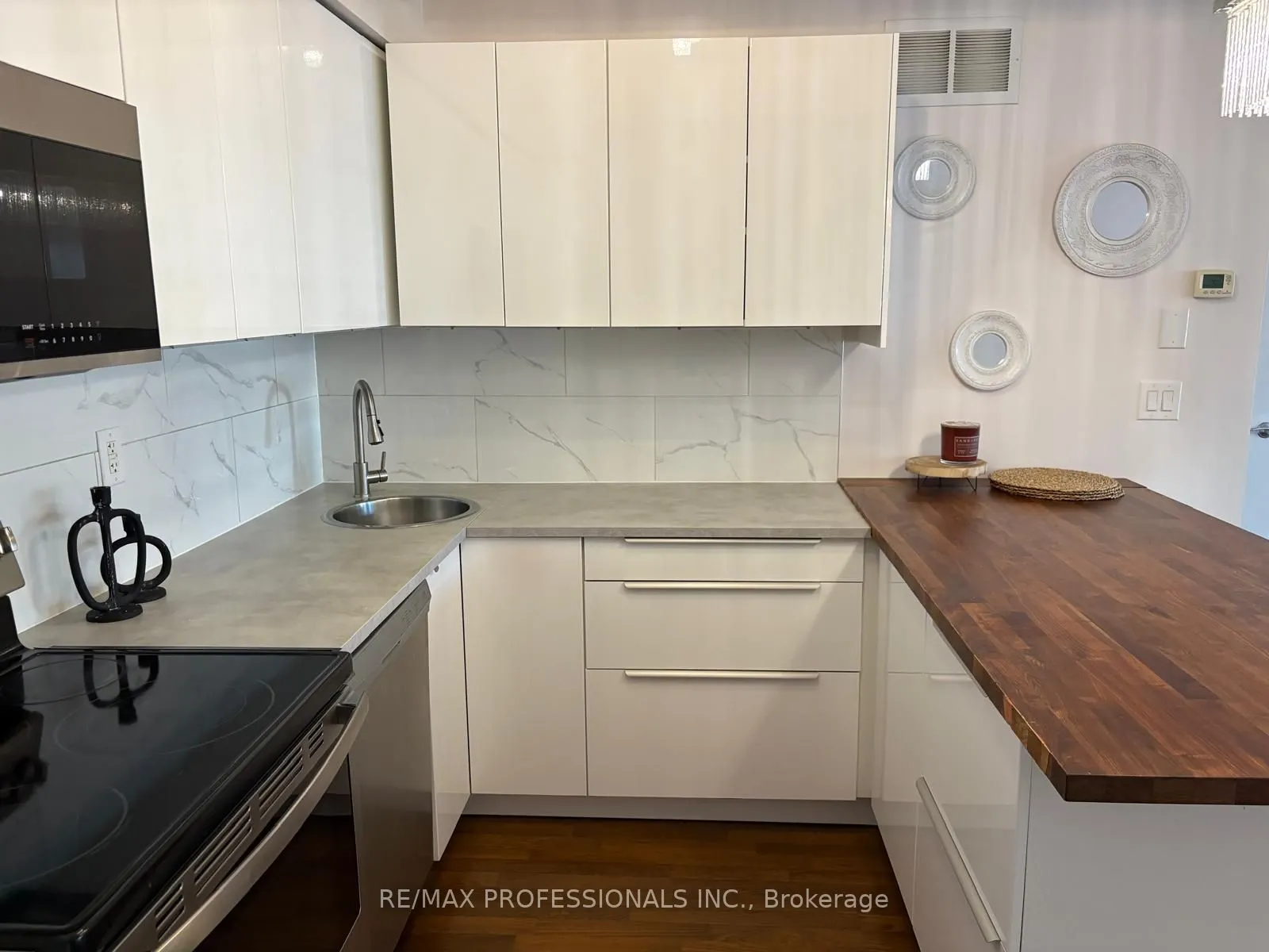 5 Richgrove Drive E #104