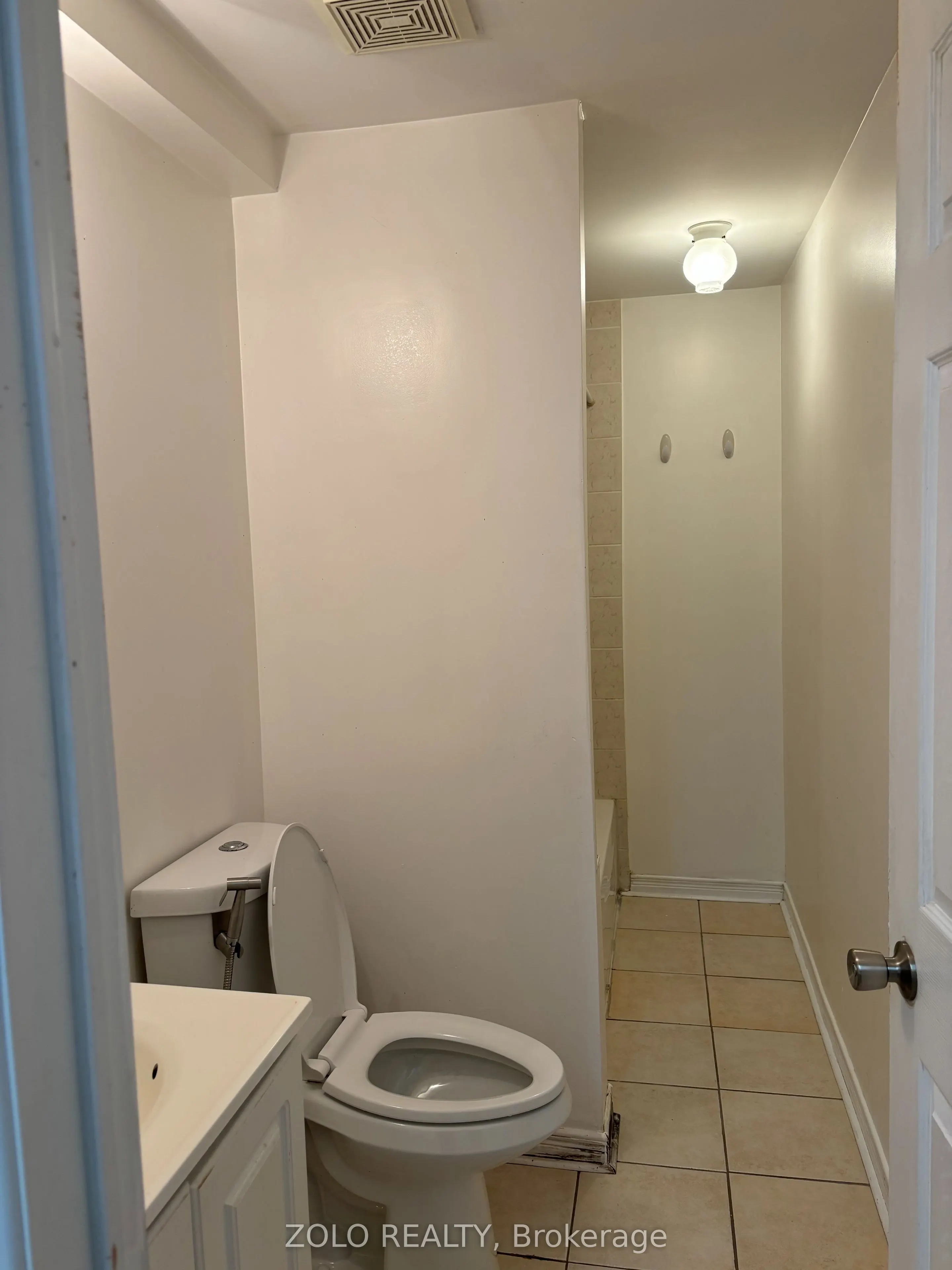 3242 Scotch Pine Gate