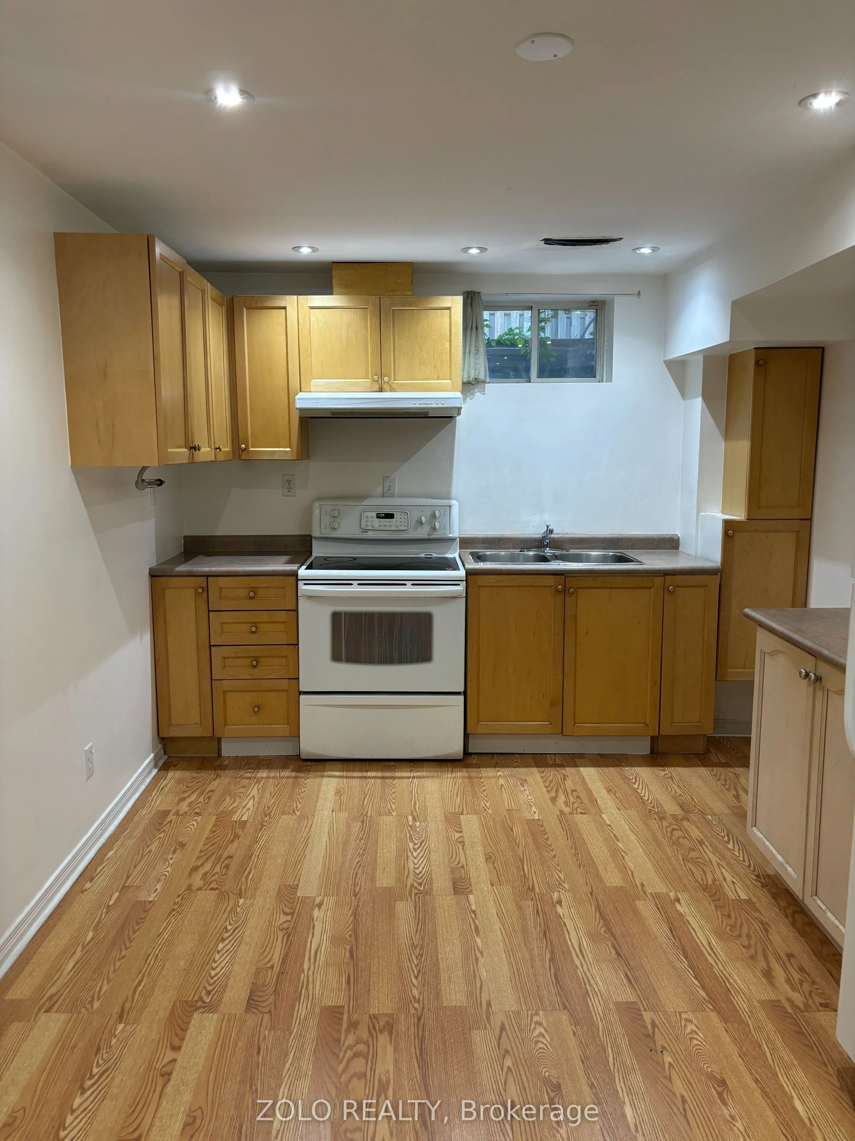 3242 Scotch Pine Gate