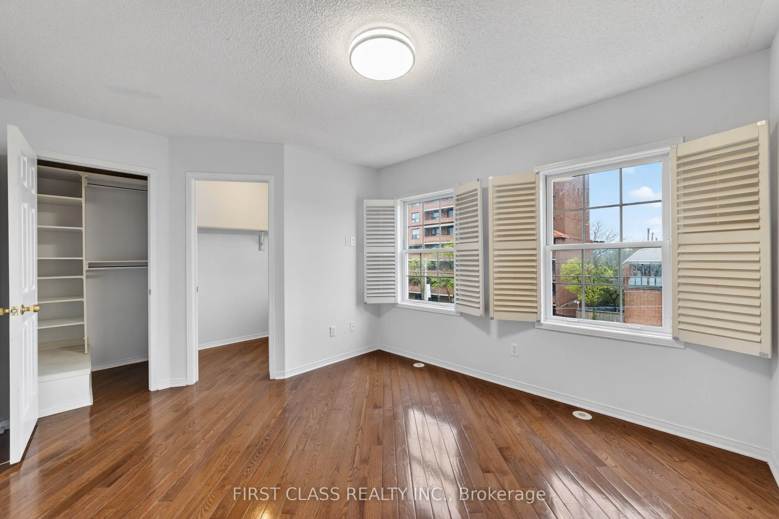 3076 Lake Shore Boulevard W #Th10