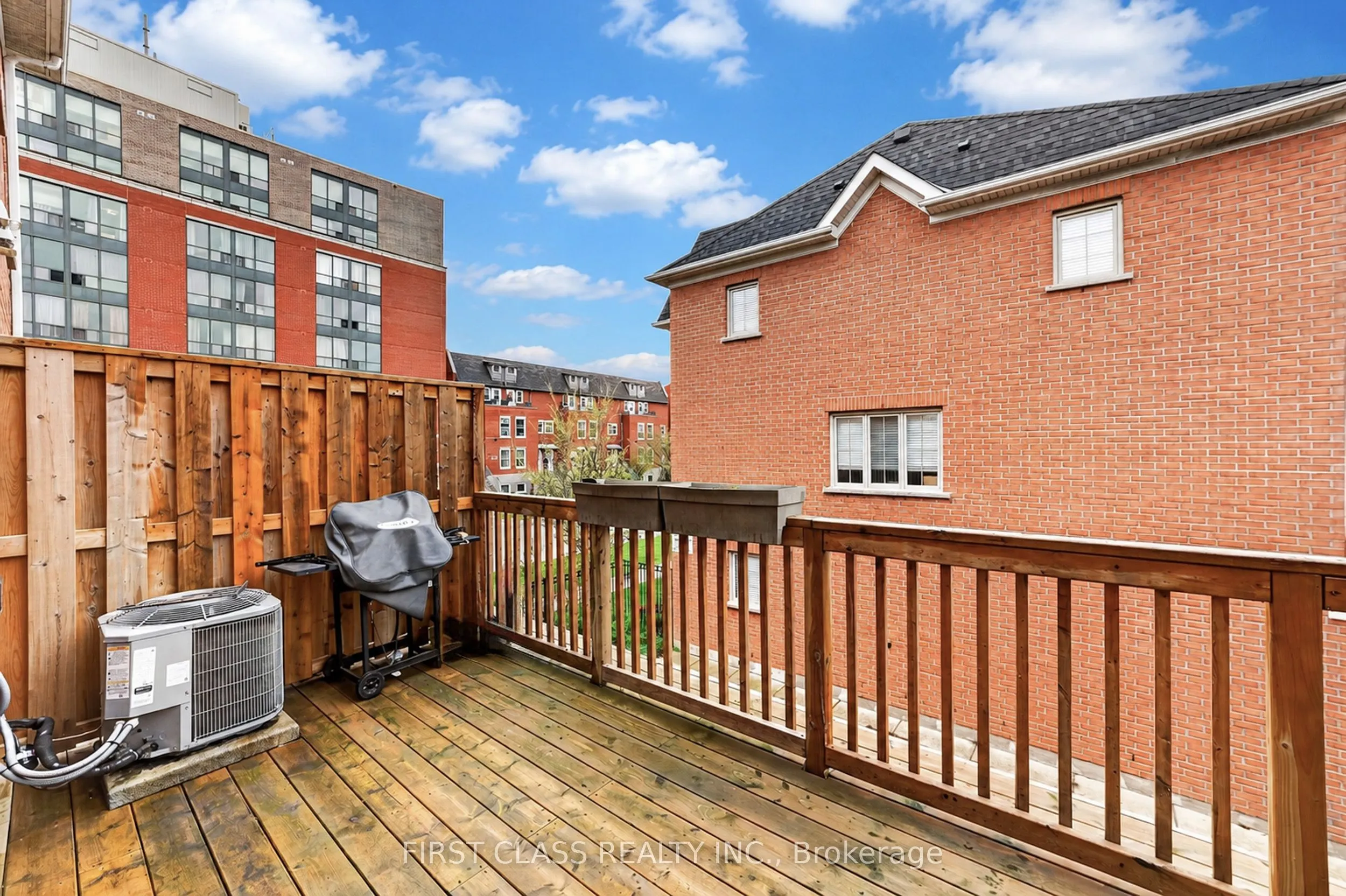 3076 Lake Shore Boulevard W #Th10
