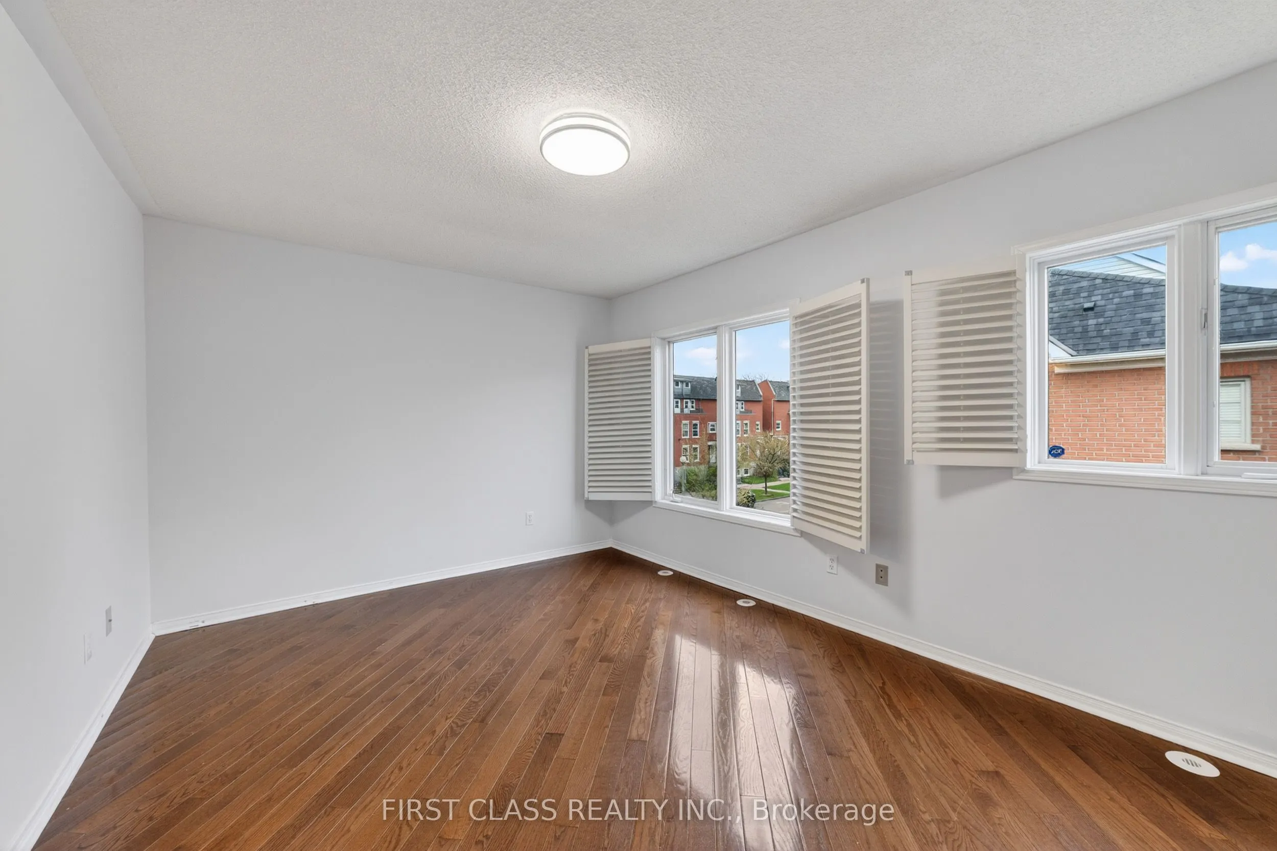 3076 Lake Shore Boulevard W #Th10