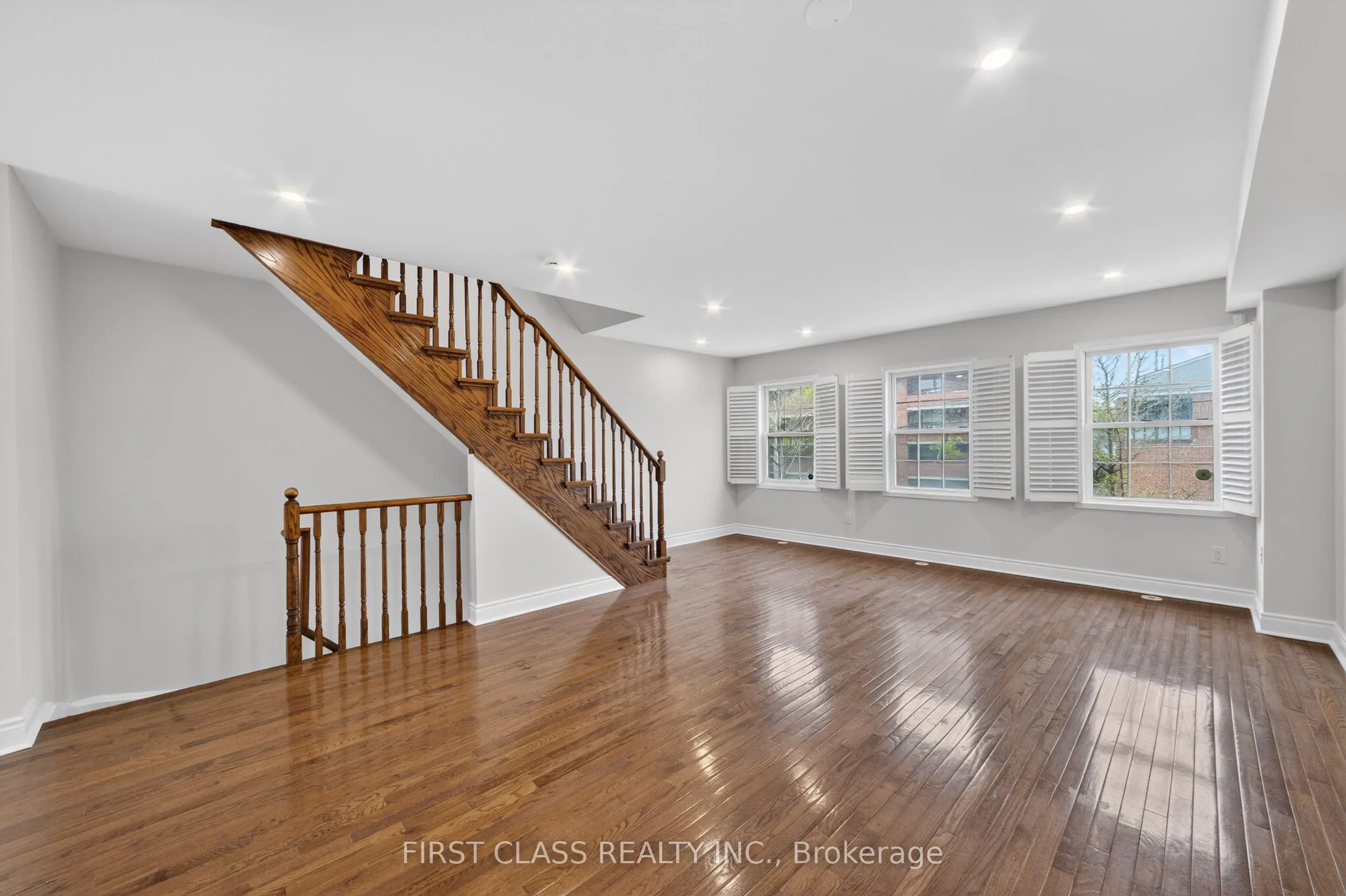 3076 Lake Shore Boulevard W #Th10
