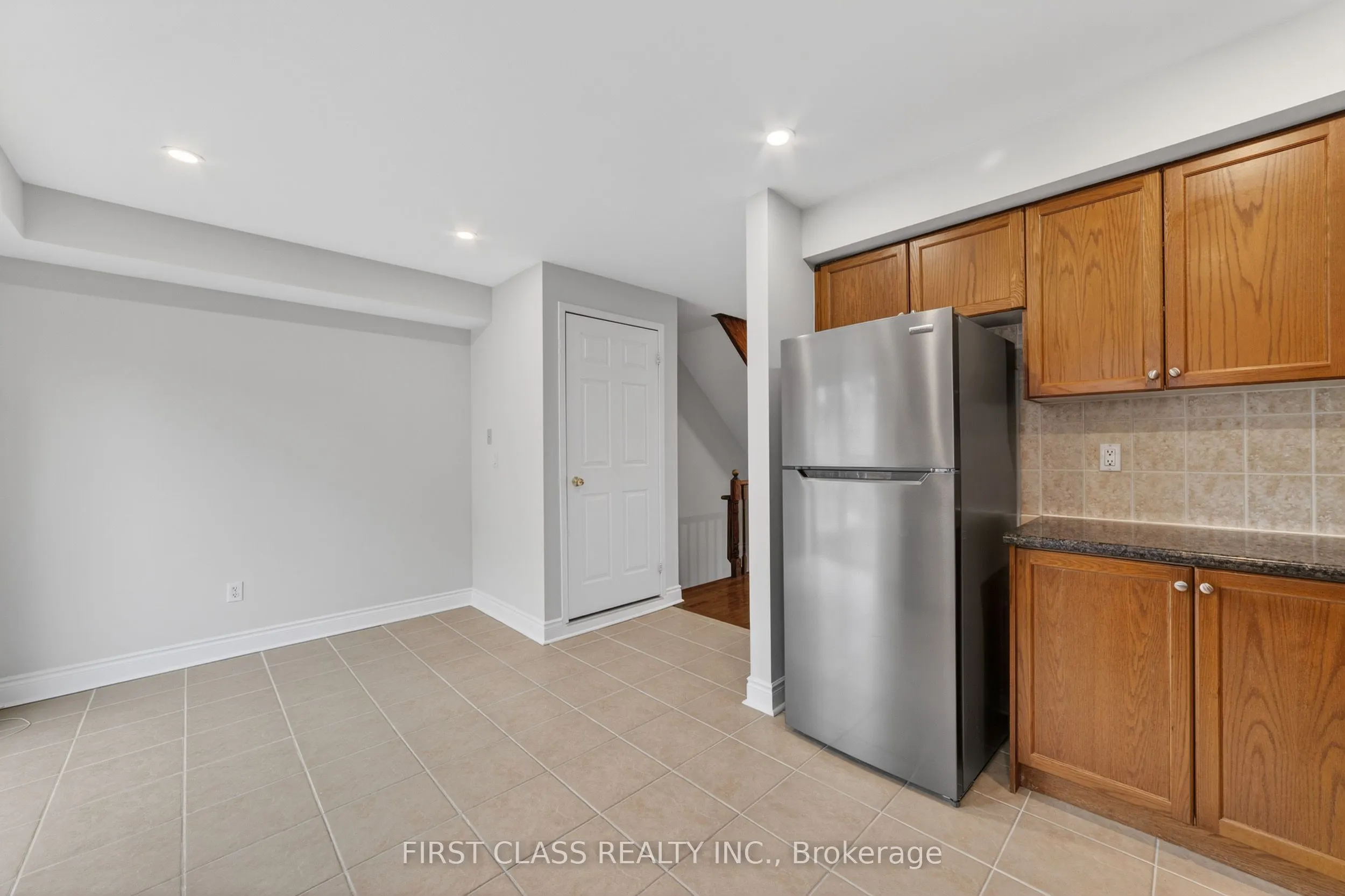 3076 Lake Shore Boulevard W #Th10