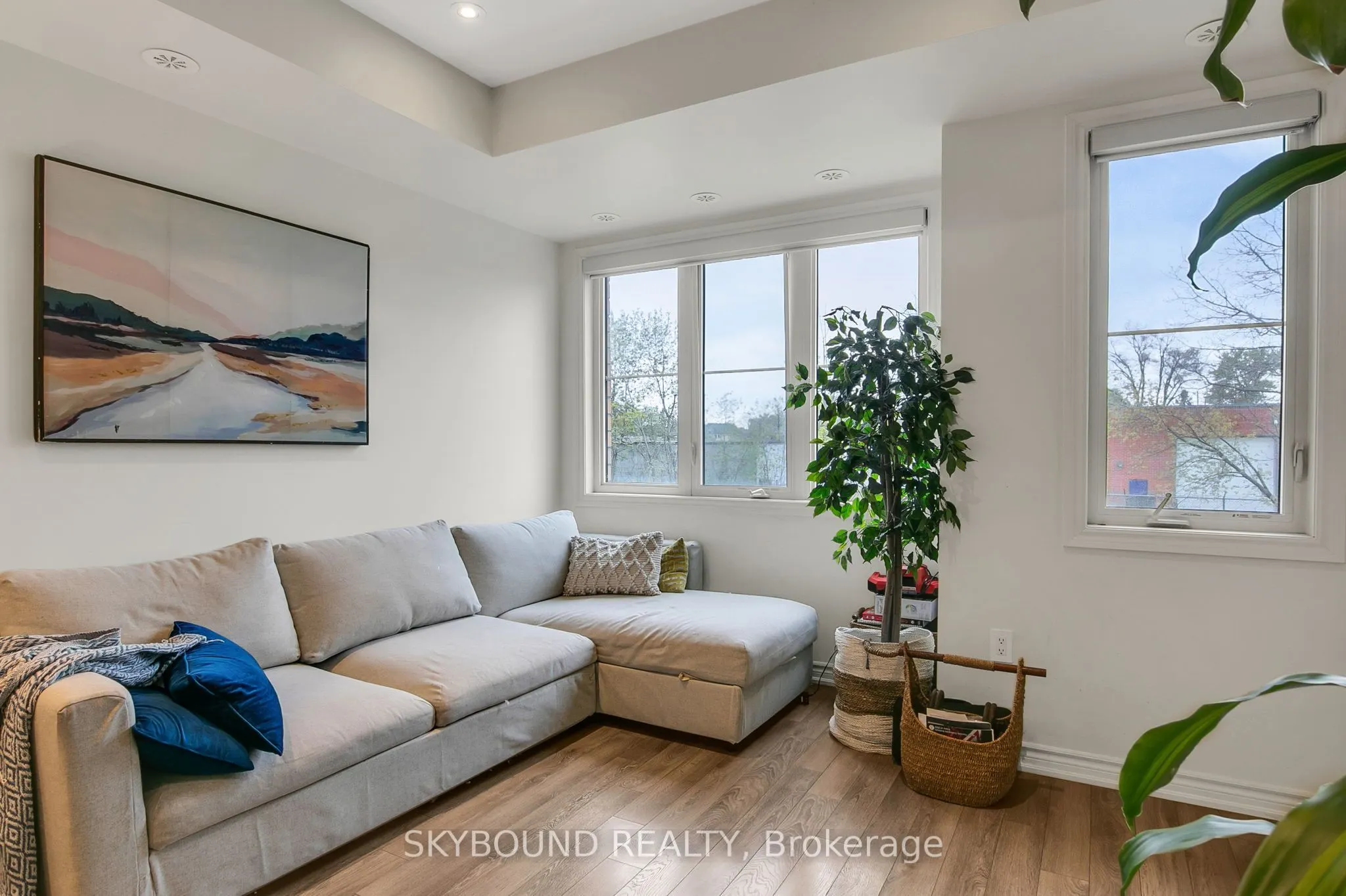 380 Hopewell Avenue #223