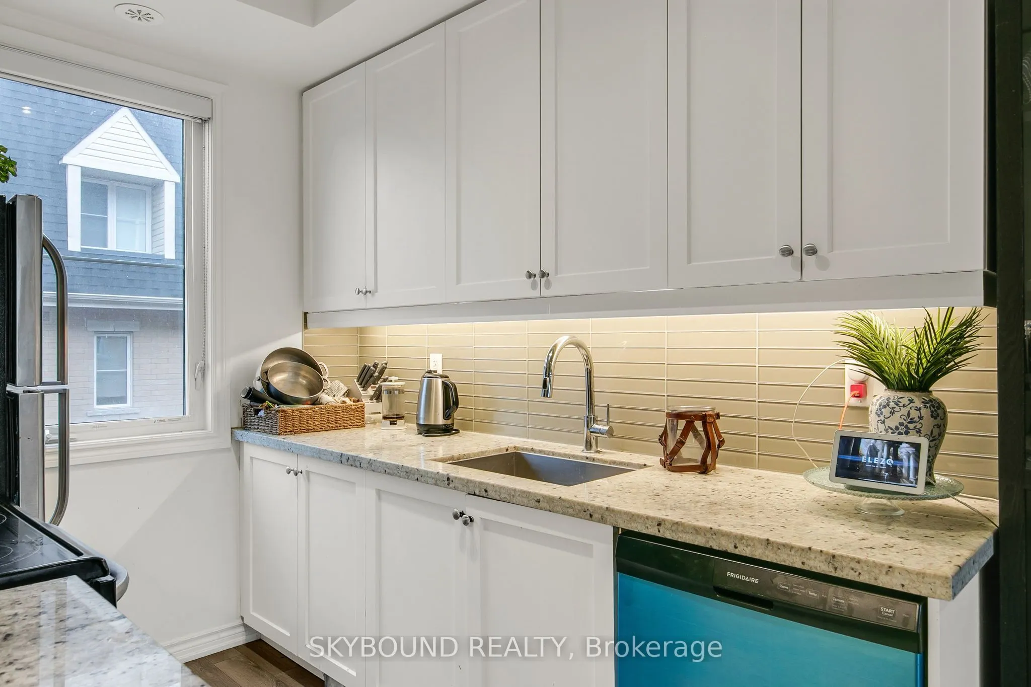380 Hopewell Avenue #223