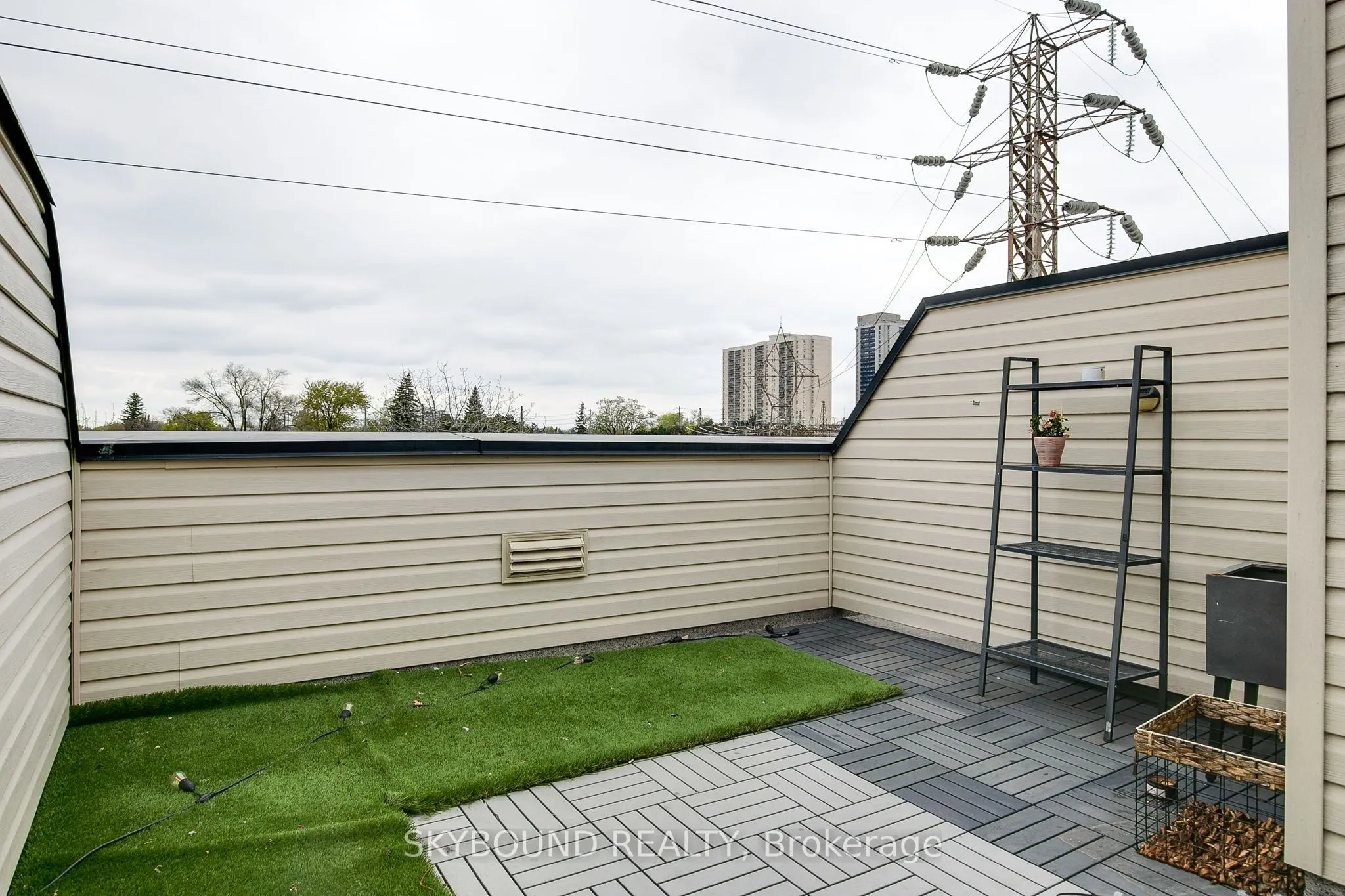 380 Hopewell Avenue #223