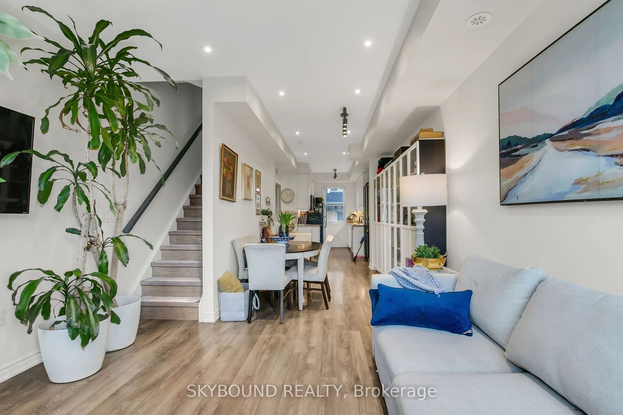 380 Hopewell Avenue #223