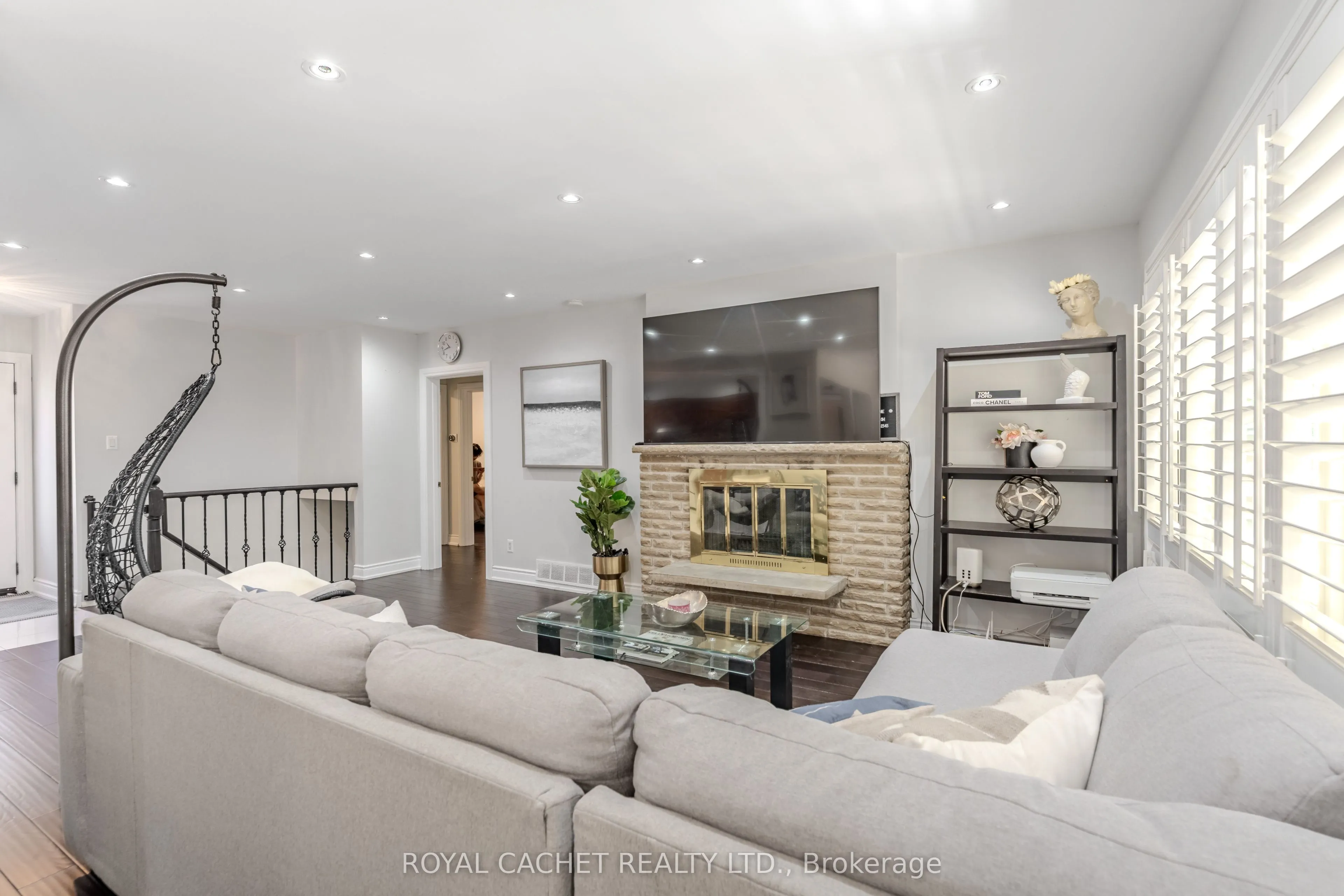 1074 Flagship Drive