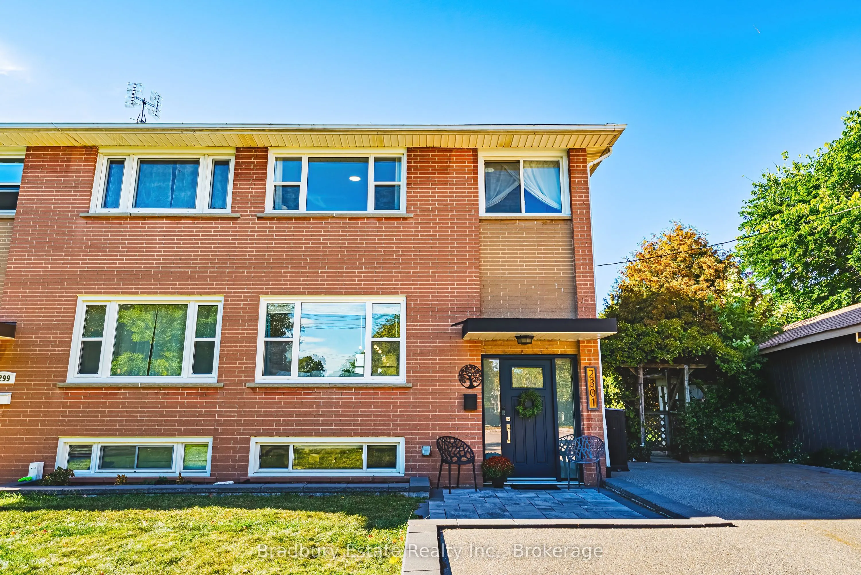 2301 Barclay Road