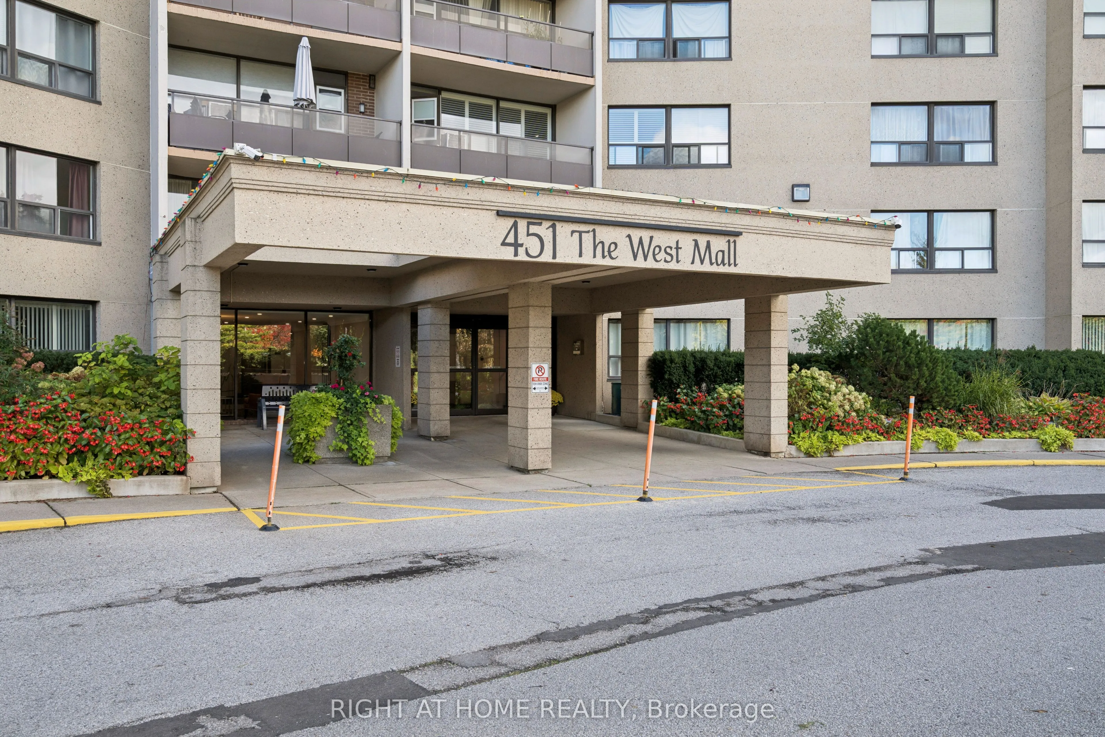 451 The West Mall #807