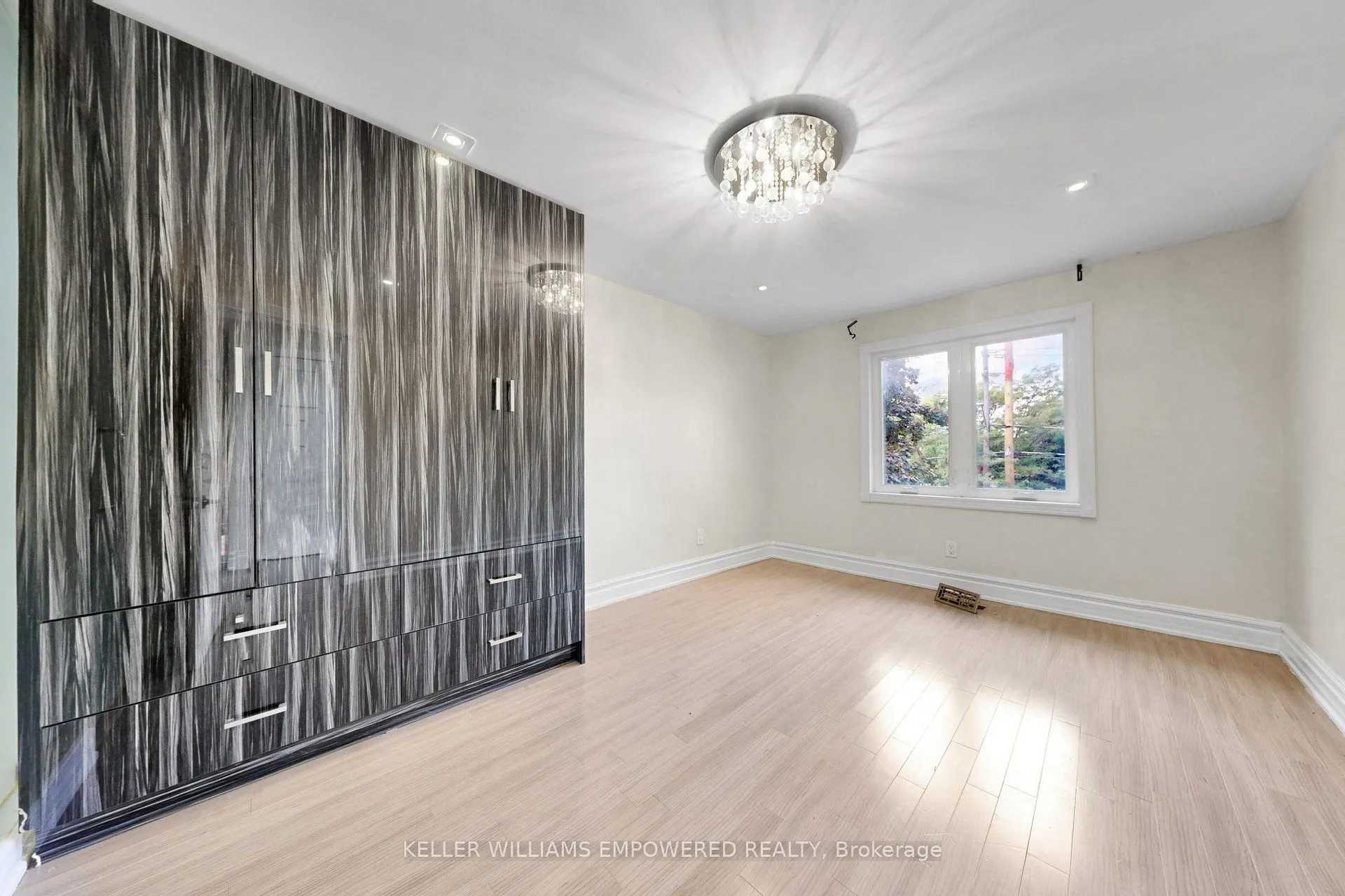 5 Aldgate Avenue