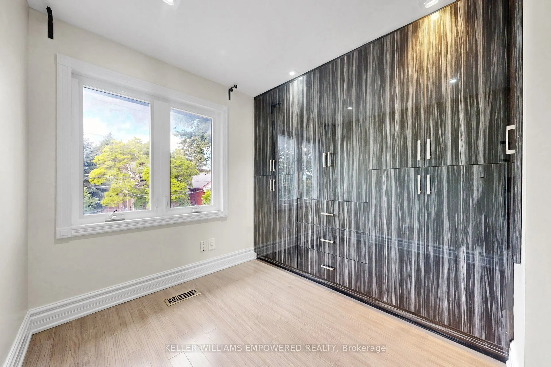 5 Aldgate Avenue