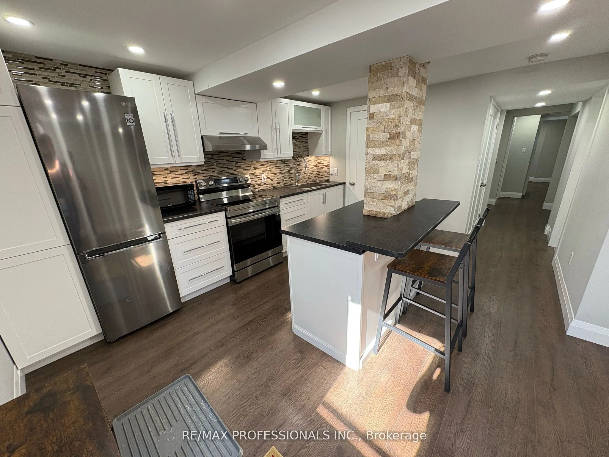 19 Elmbrook Crescent #Lower