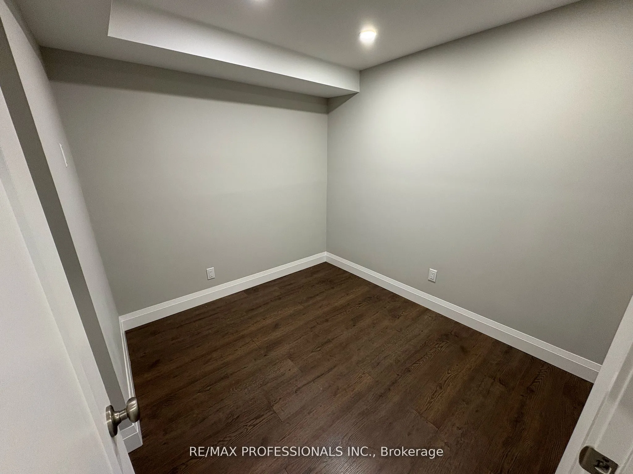19 Elmbrook Crescent #Lower