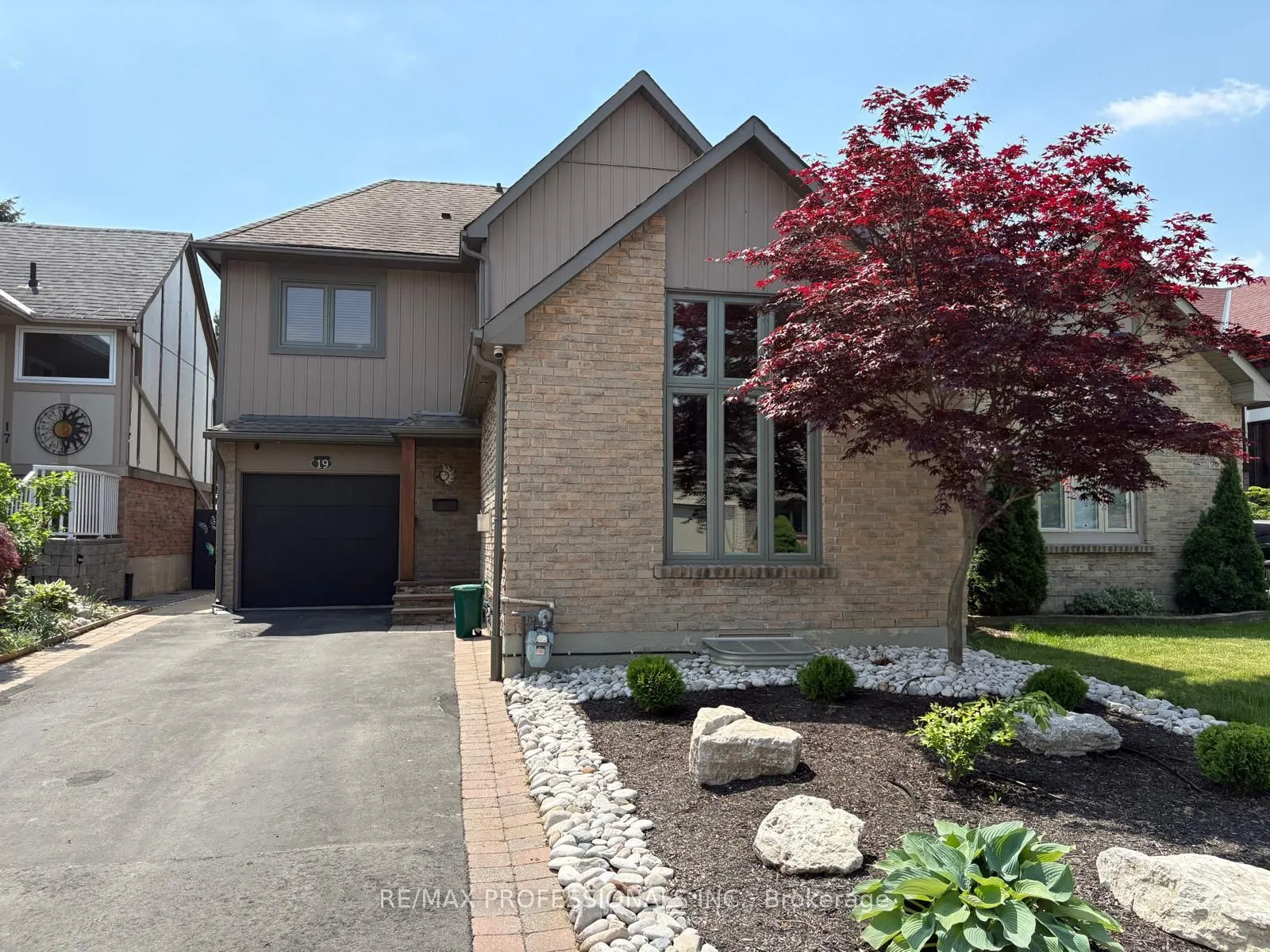 19 Elmbrook Crescent #Lower