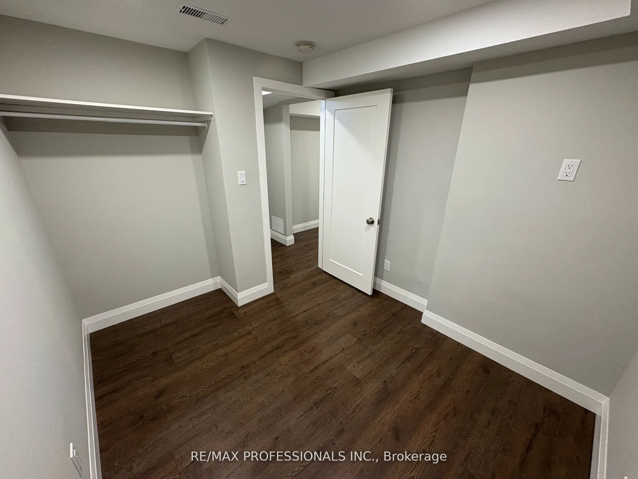 19 Elmbrook Crescent #Lower