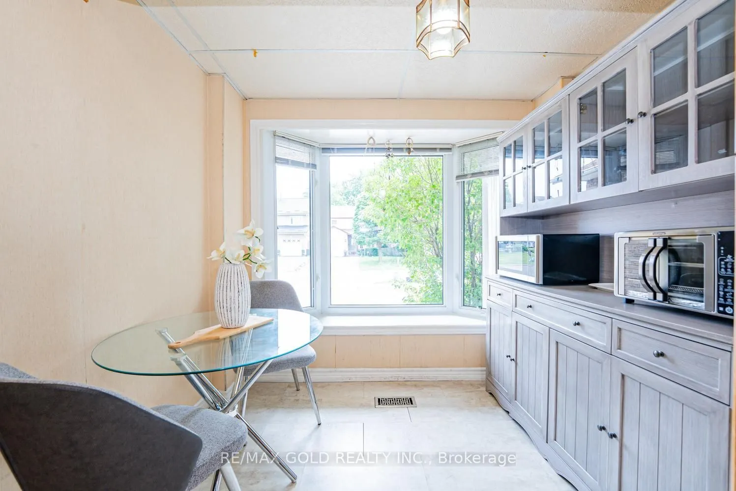 1 Wolverton Crescent