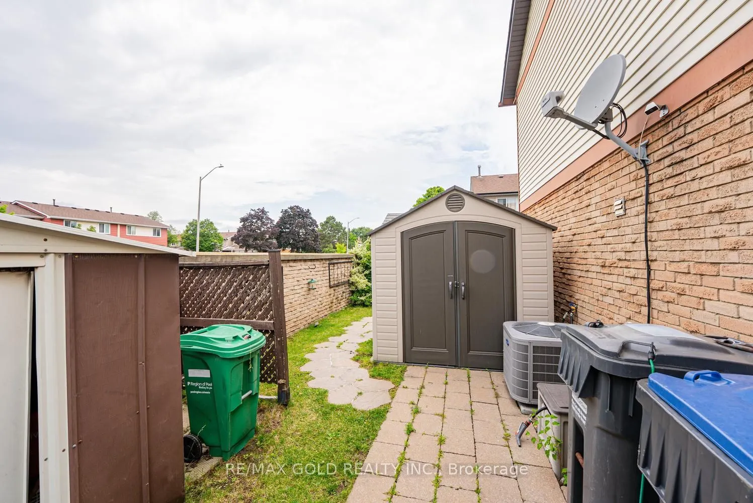 1 Wolverton Crescent