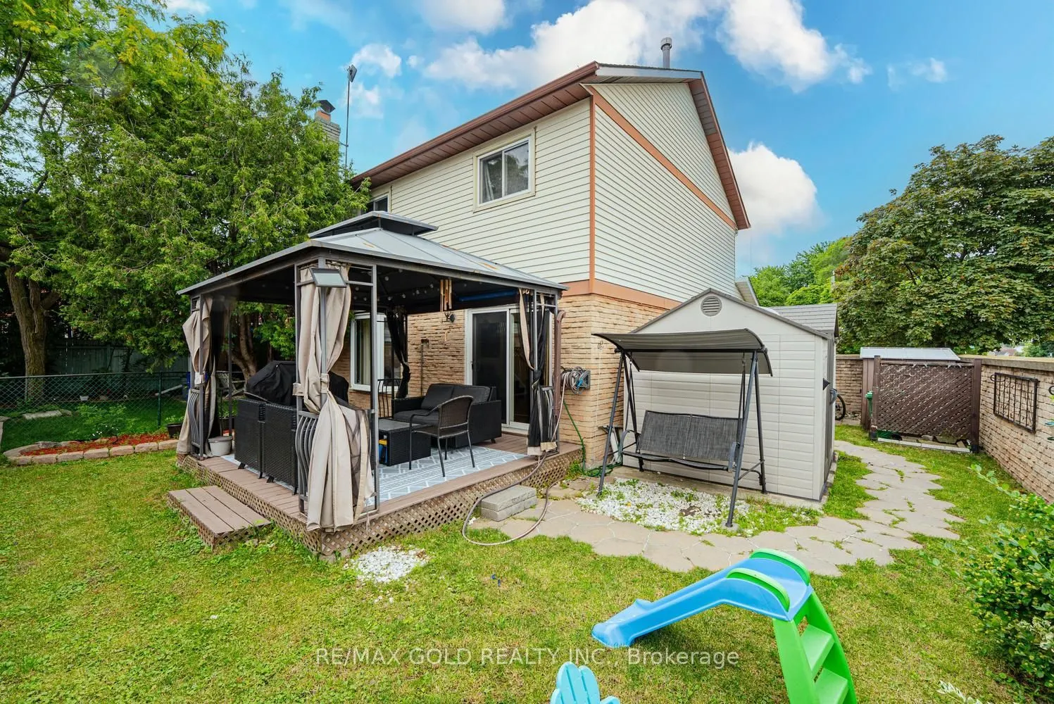 1 Wolverton Crescent