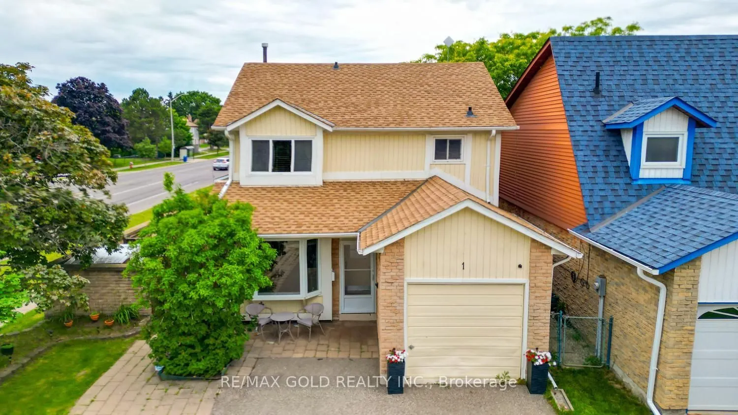 1 Wolverton Crescent