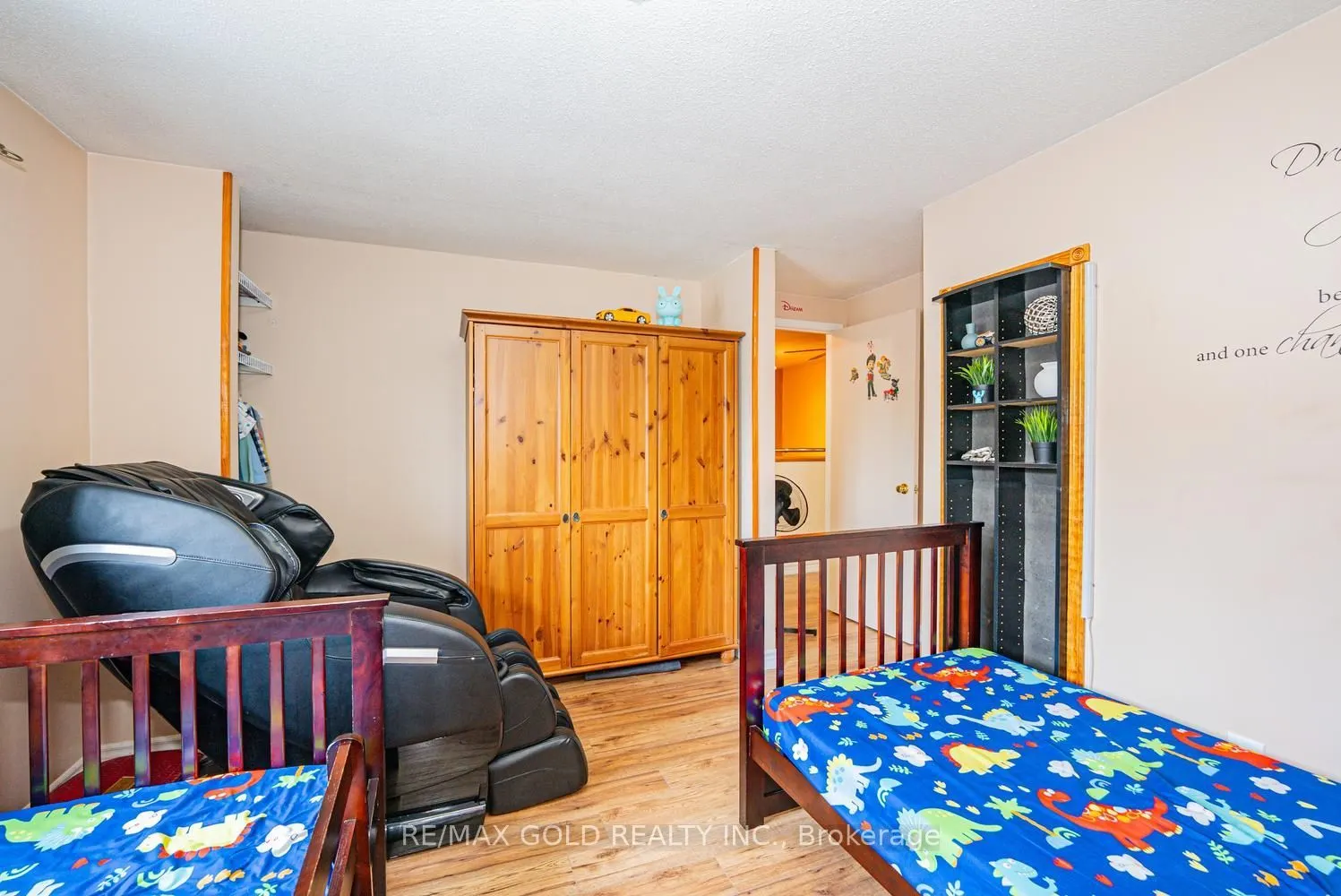 1 Wolverton Crescent