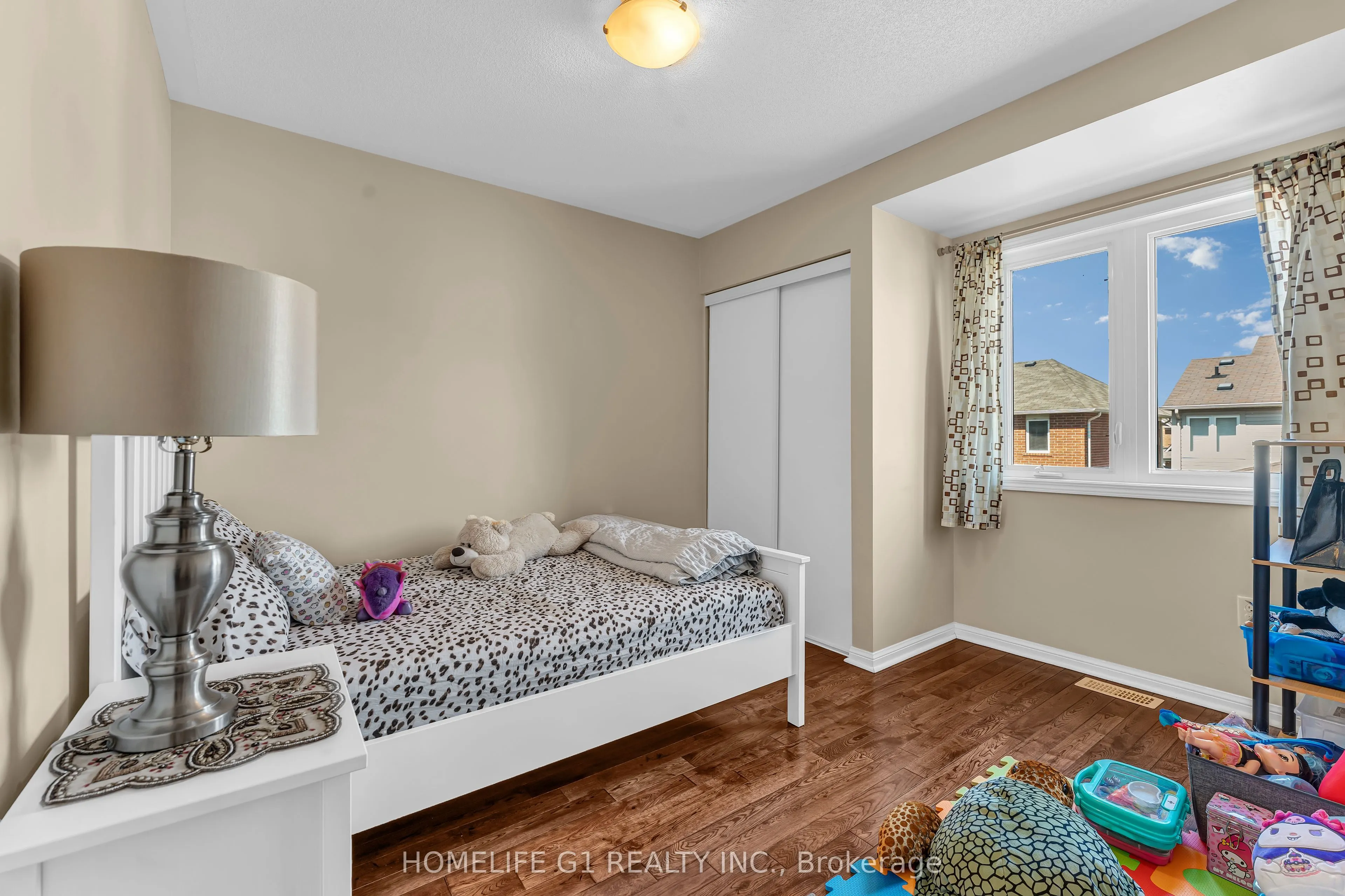 889 Challinor Terrace